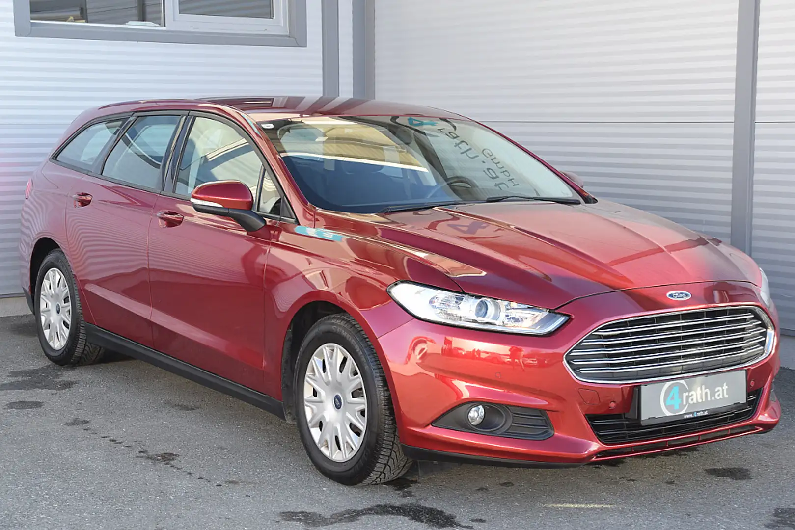 Ford Mondeo Traveller 1,6 TDCi NAVI Rosso - 2