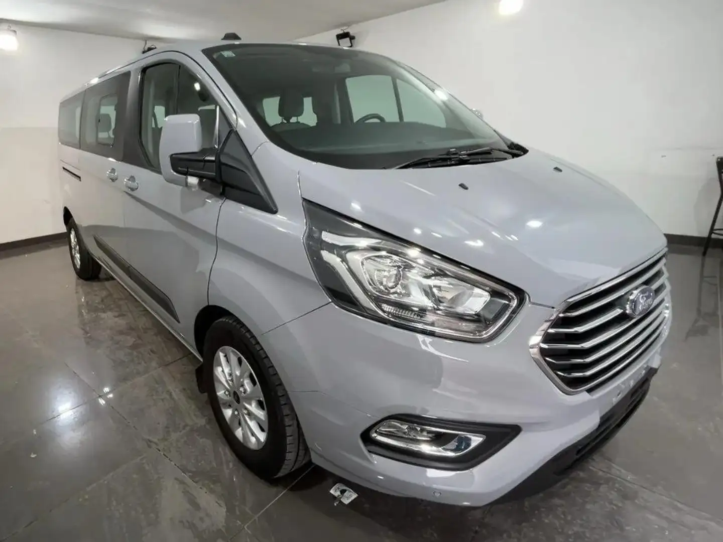 Ford Tourneo Custom 320 2.0 TDCI 105CV 9 POSTI L2H1 TREND - STOCK LIM Gris - 1