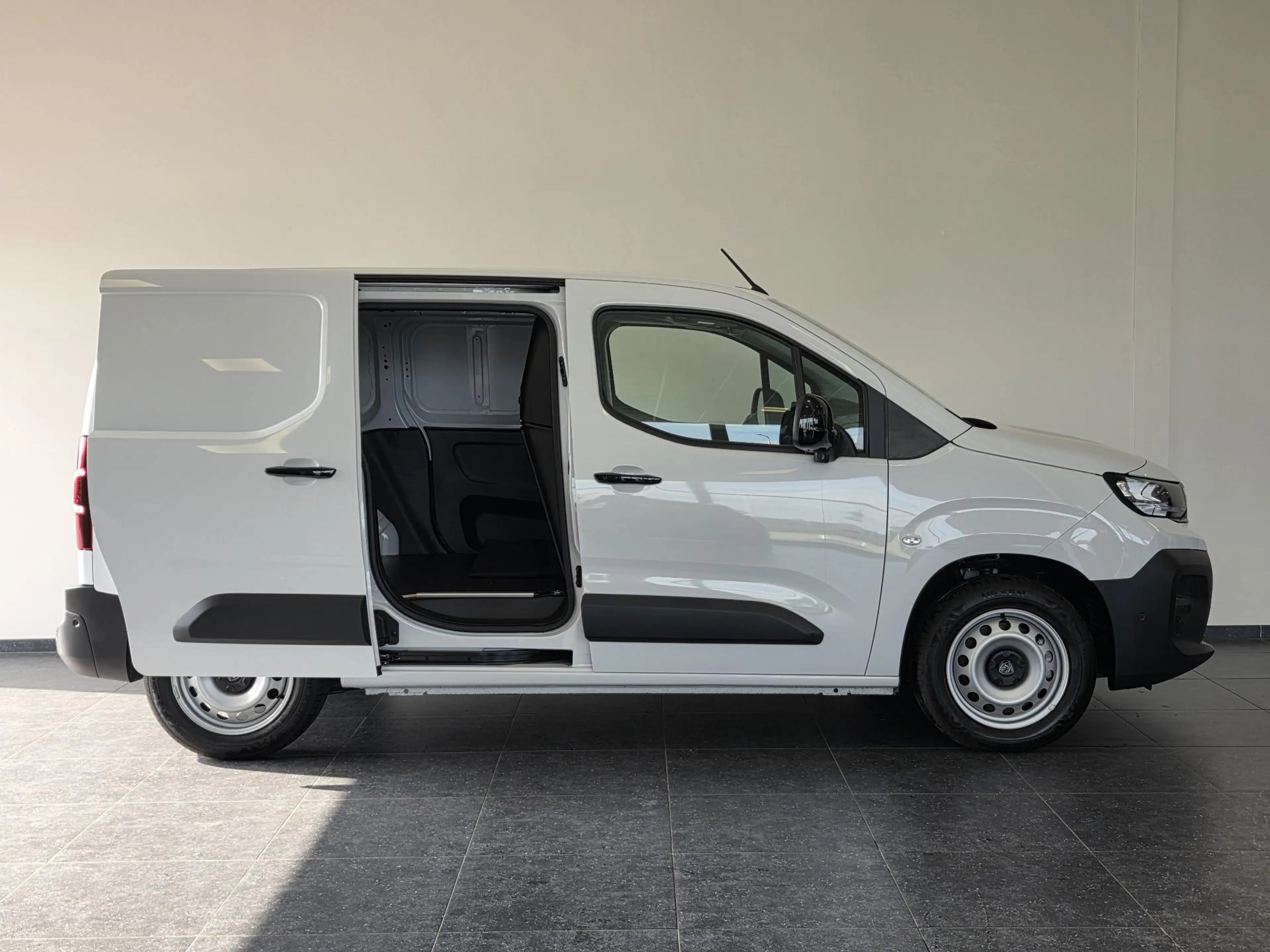 Peugeot Partner L1 1.5 BlueHDi 130 EAT8 S&S | Incl. BPM | Bomvol | — photo 6