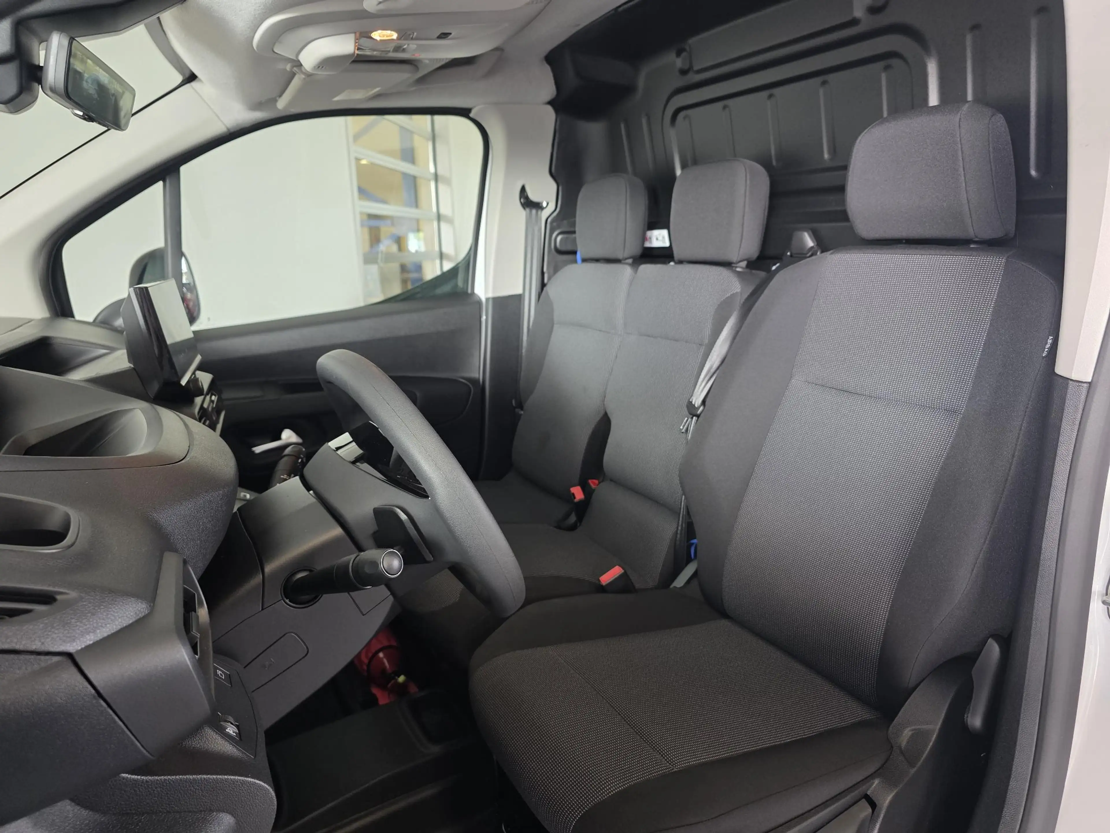 Peugeot Partner L1 1.5 BlueHDi 130 EAT8 S&S | Incl. BPM | Bomvol | — photo 15