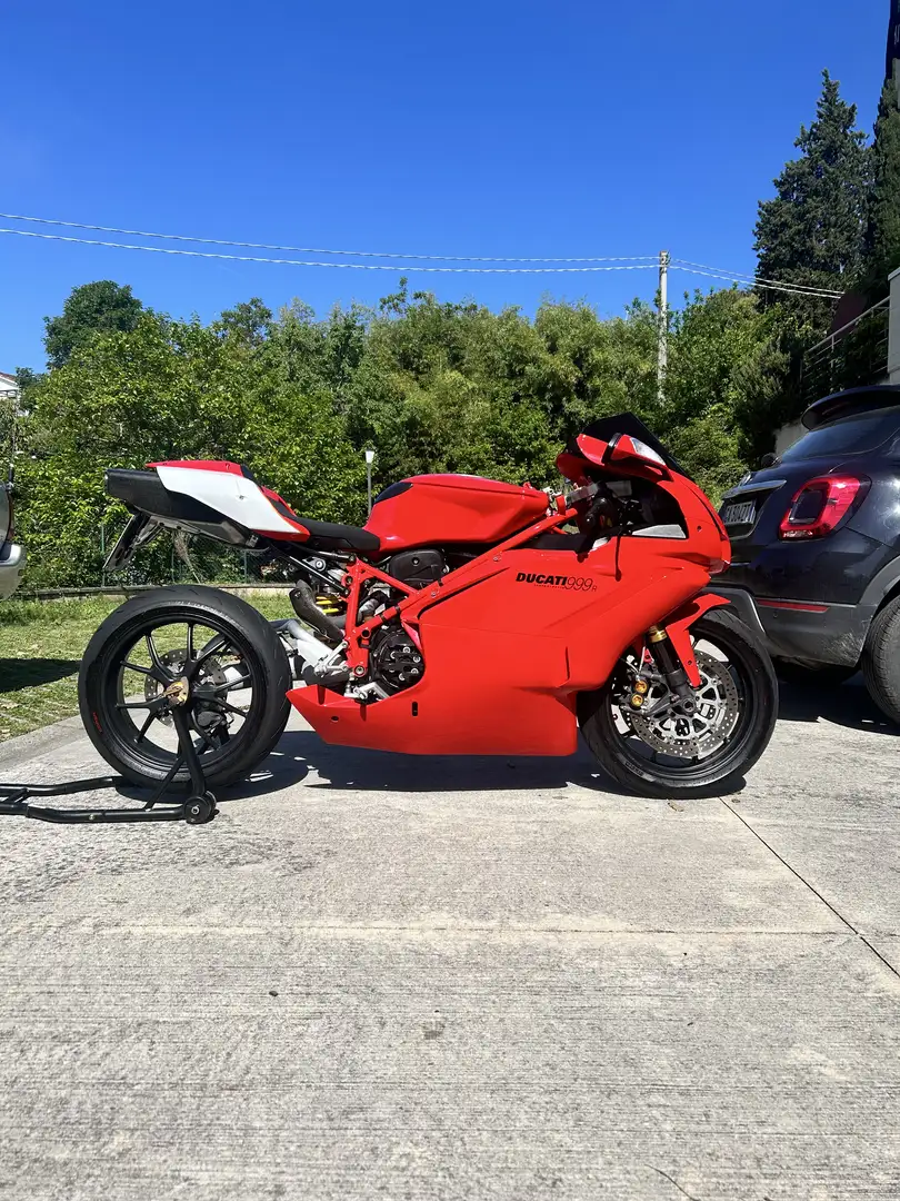 Ducati 749 Rojo - 2
