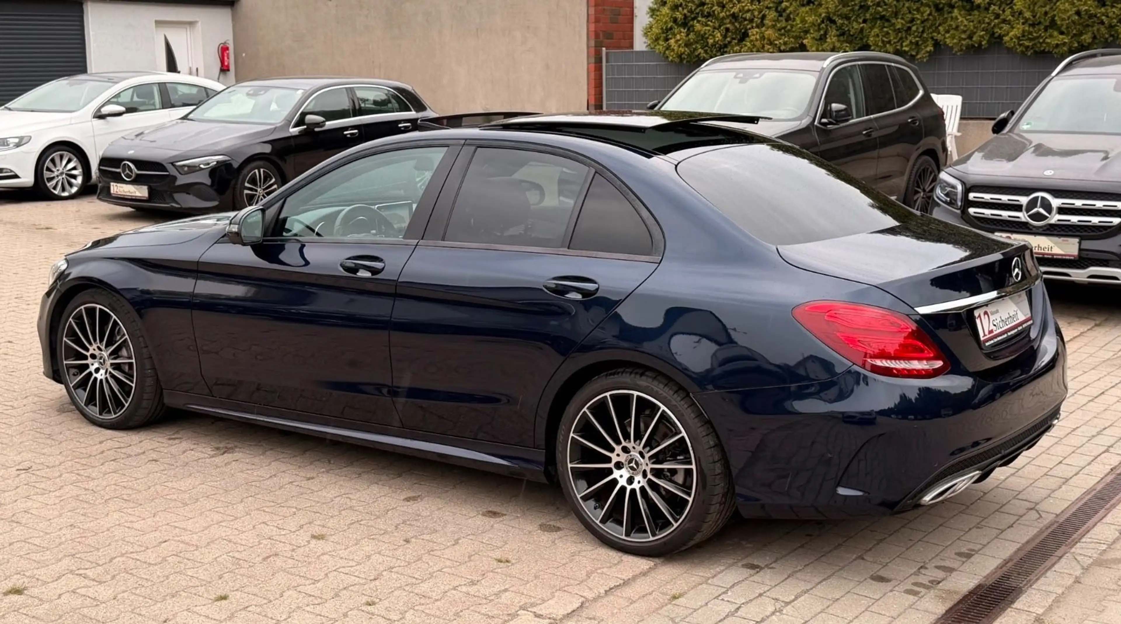 Mercedes-Benz C 180 d AMG LINE EDITION C-PANODACH-LEDER-360°CAM — photo 13