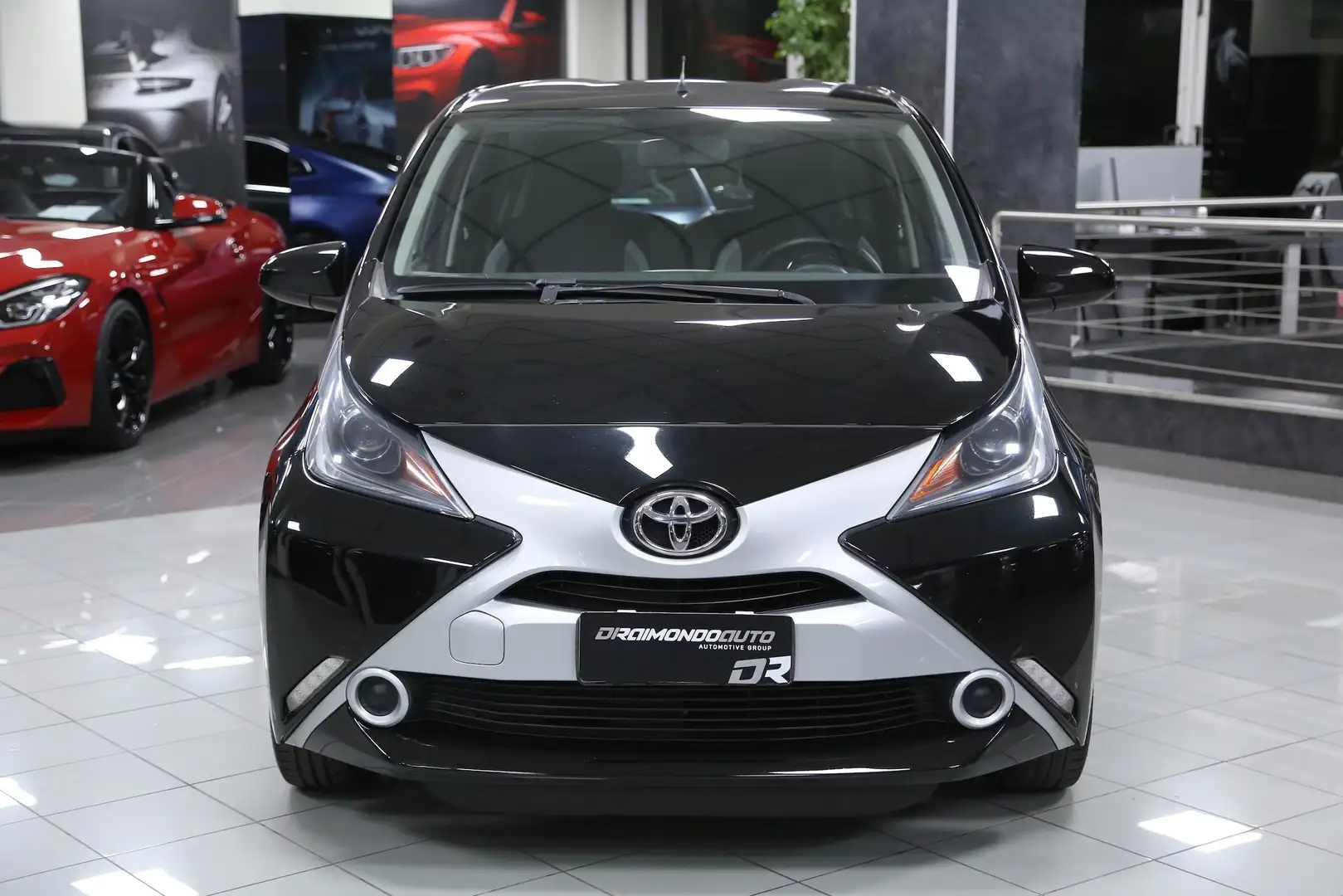 Toyota Aygo 1.0 VVT-i 69 cv x-play Nero - 2