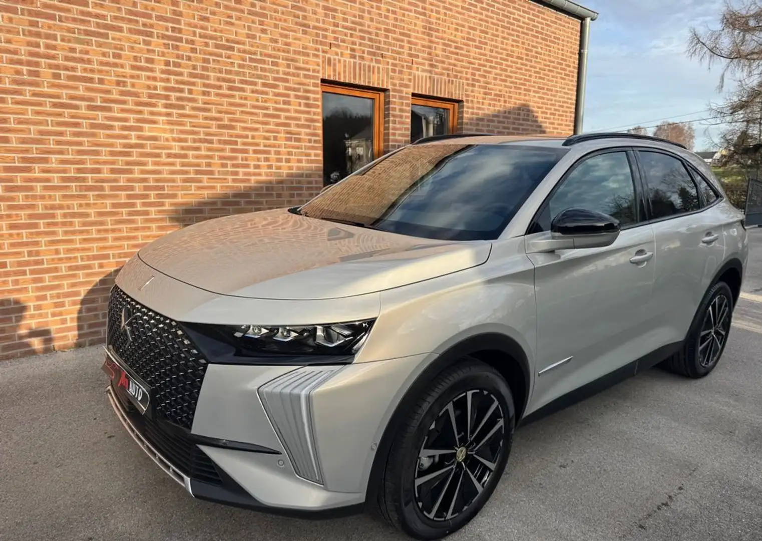 DS Automobiles DS 7 Crossback BlueHDI 130 EAT8 JULES VERNE 01-2026 TOIT OUVRANT CAMERA 360 HAYON ELECTRIQUE NEUF GARANTIE 24 MOIS Grau - 1