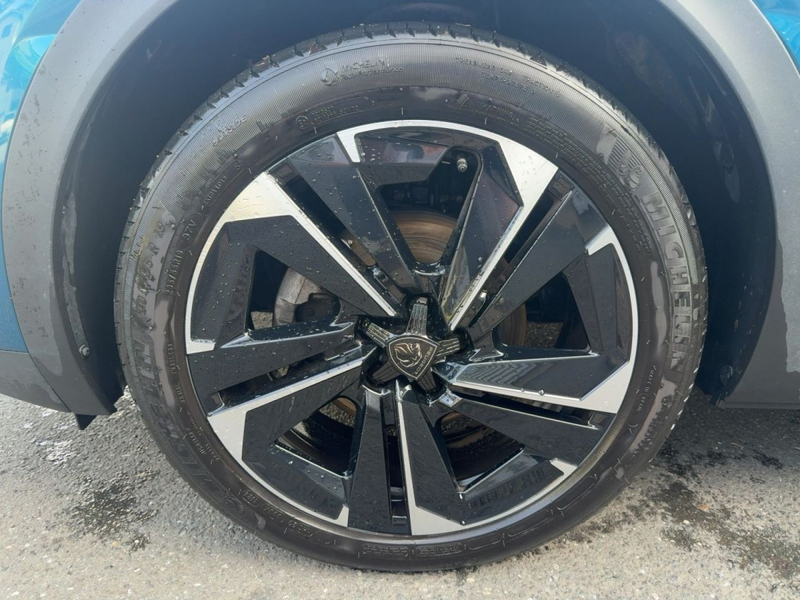 Peugeot 408 Allure PureTech 130 EAT8 — photo 13