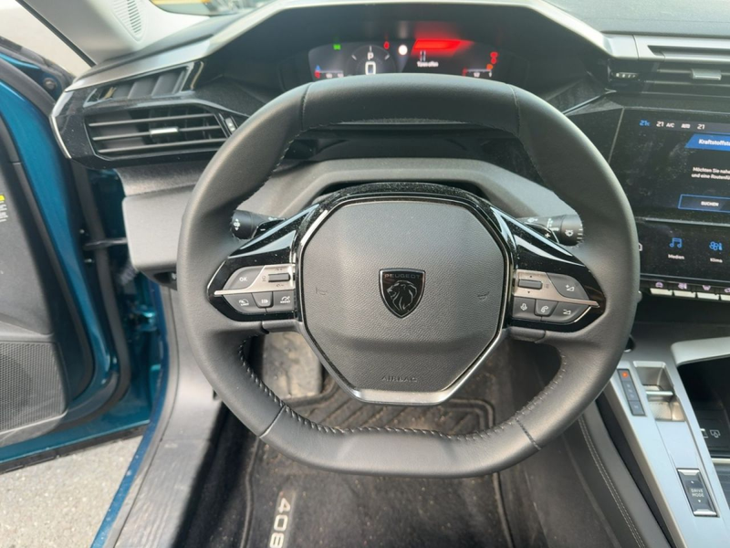 Peugeot 408 Allure PureTech 130 EAT8 — photo 11