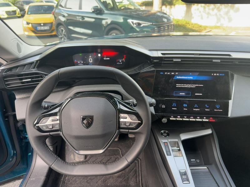 Peugeot 408 Allure PureTech 130 EAT8 — photo 10