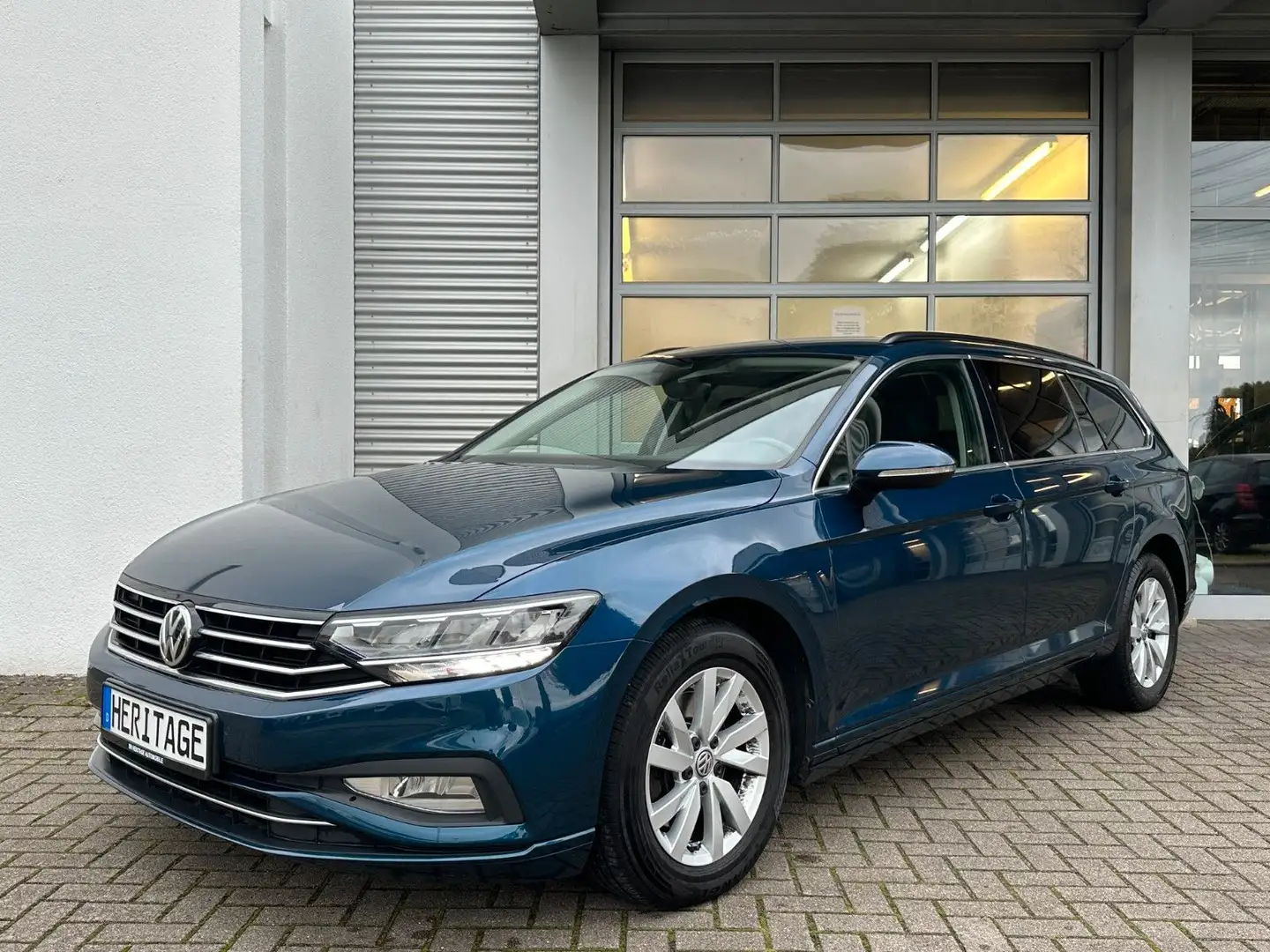 Volkswagen Passat Variant Passat 2.0 TDI DegTacho/ACC/AHK/RFK/8Fach Bleu - 1