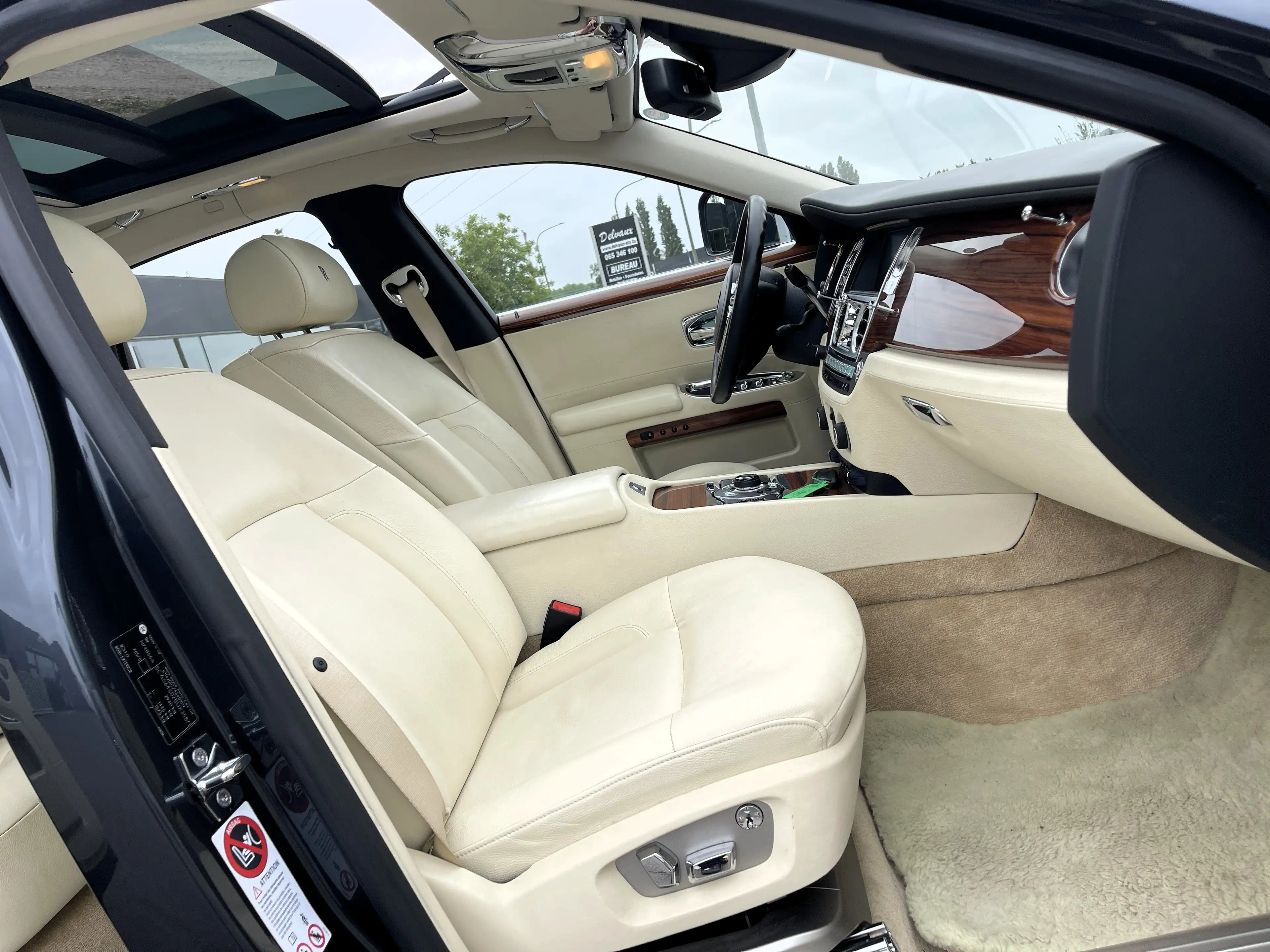 Rolls-Royce Ghost V12 FIRST OWNER/FULL HISTORY/SOFTCLOSE/CAMERA/PANO — photo 15