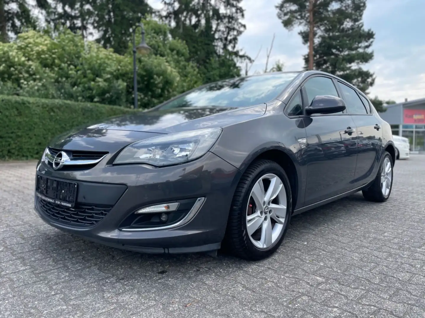 Opel Astra J Lim. 5-trg. 150 Jahre Opel Gris - 1