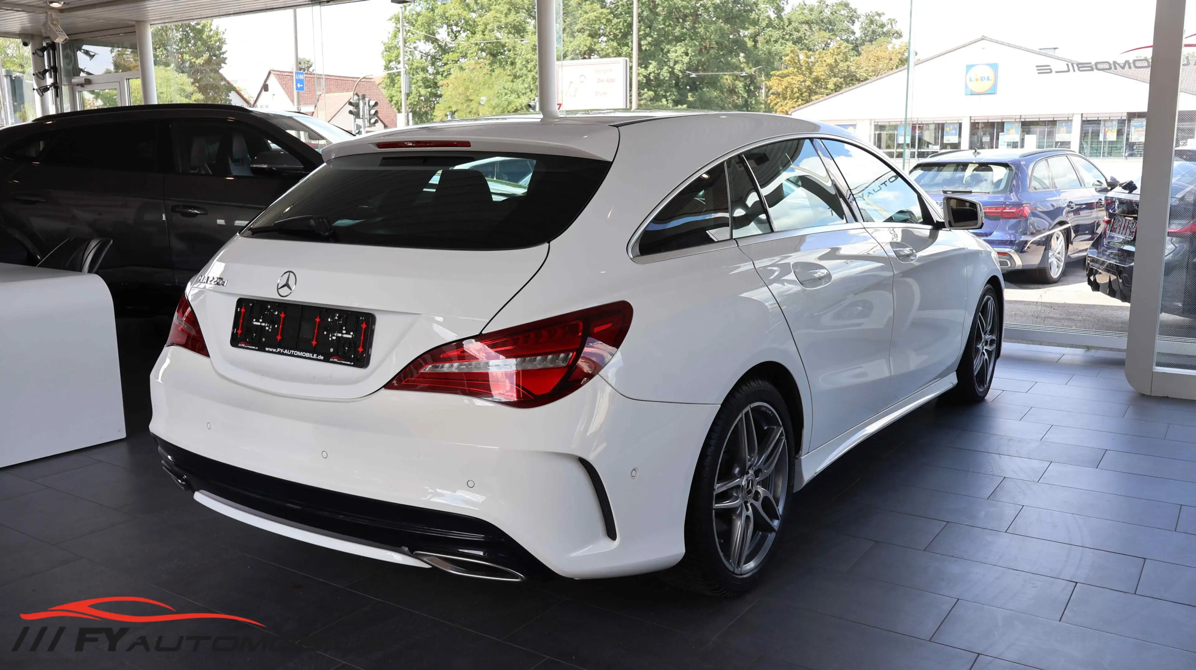 Mercedes-Benz CLA 220 CDI dAMG Line — photo 7