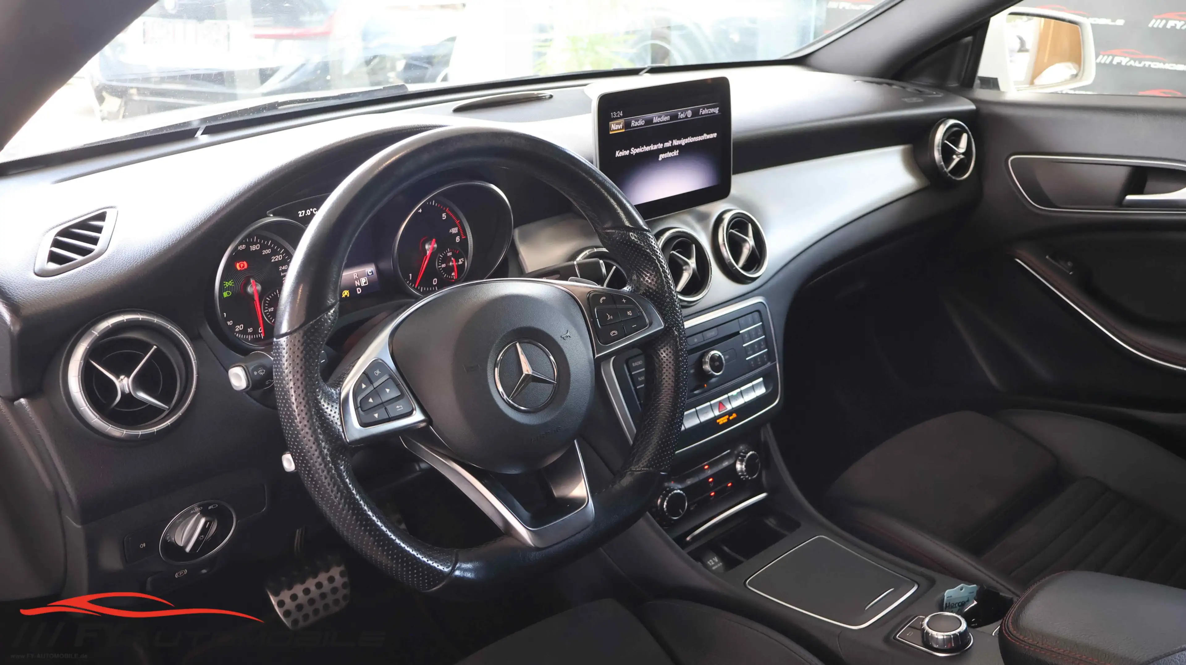 Mercedes-Benz CLA 220 CDI dAMG Line — photo 14