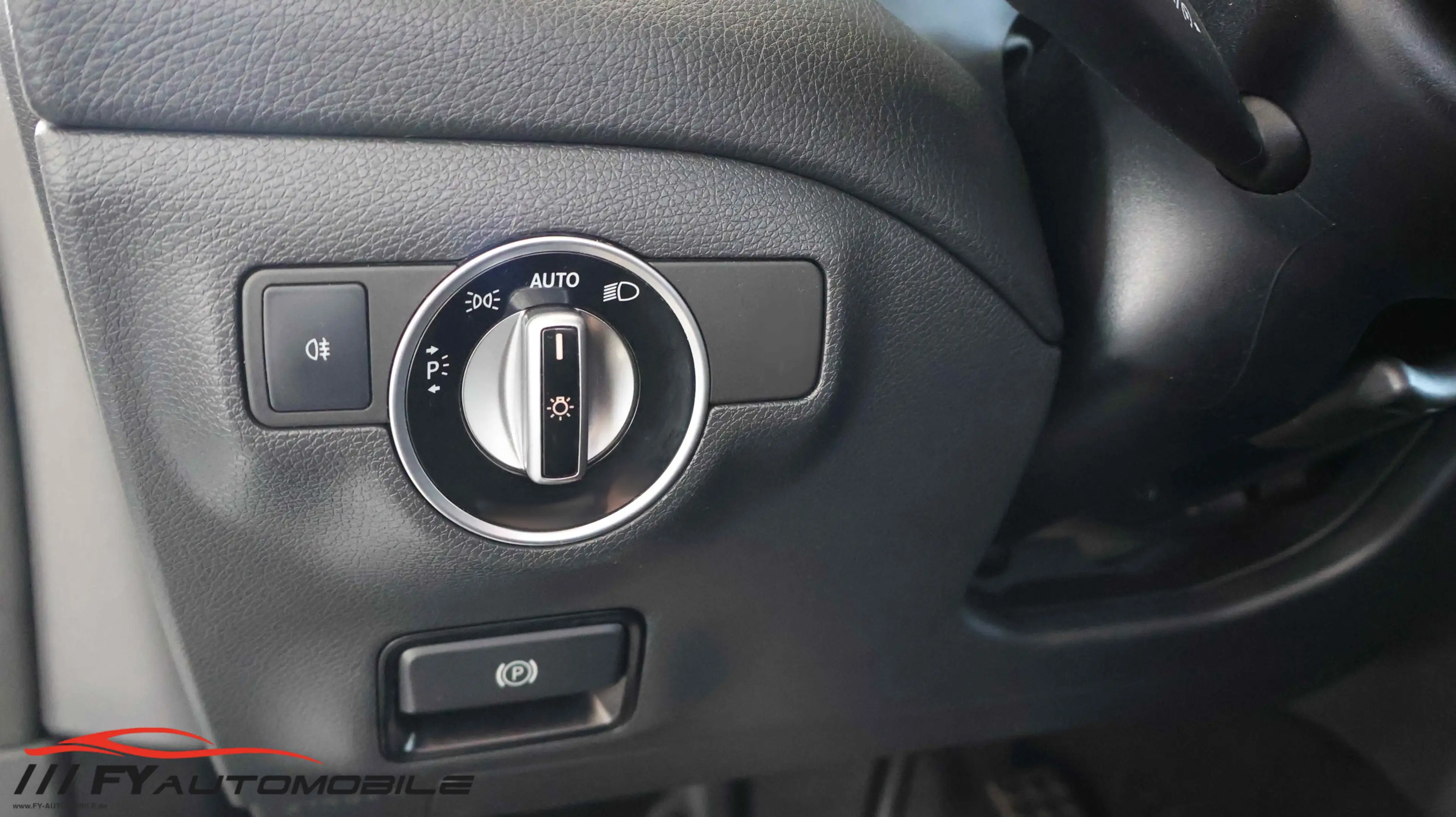 Mercedes-Benz CLA 220 CDI dAMG Line — photo 15