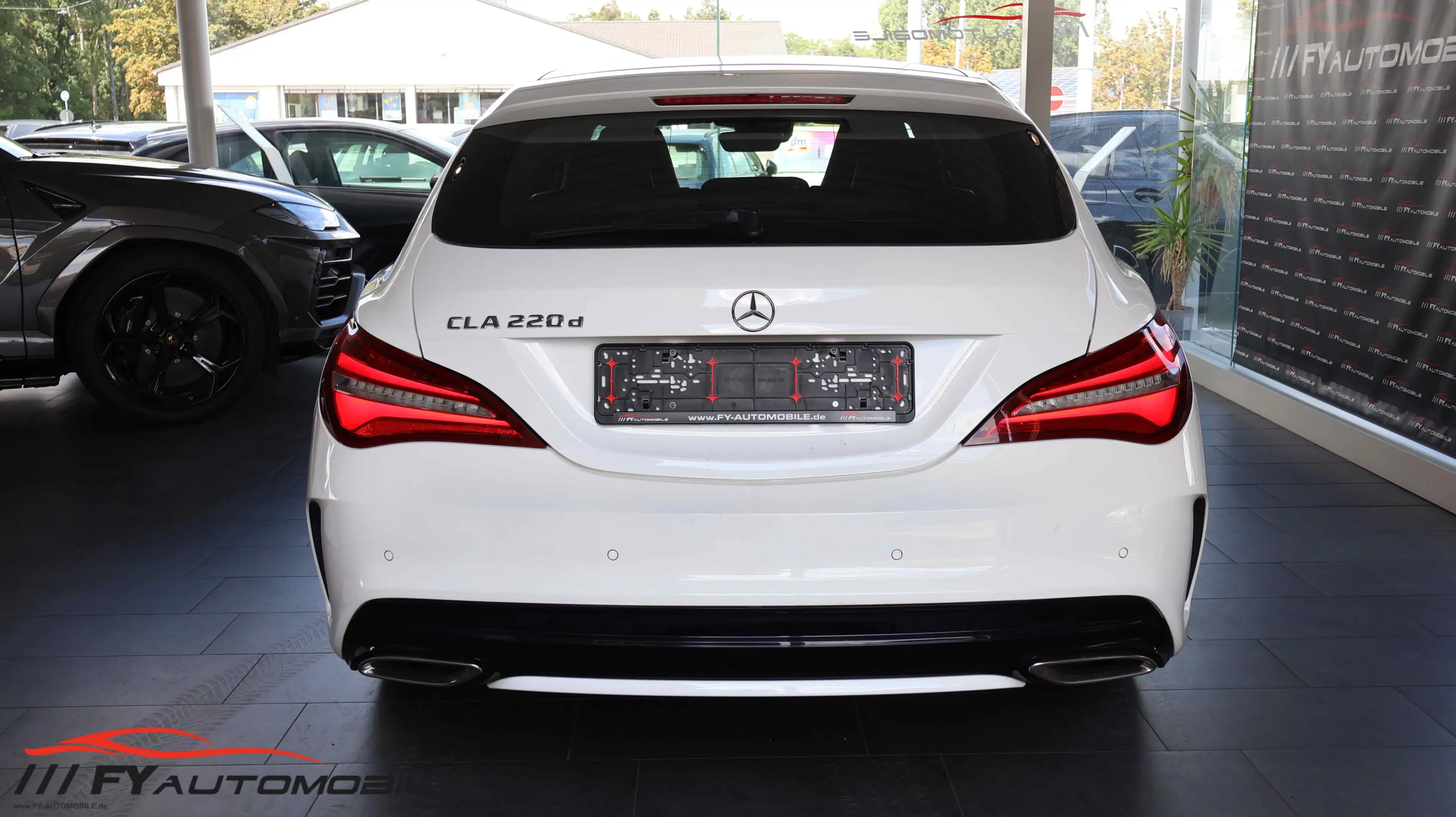 Mercedes-Benz CLA 220 CDI dAMG Line — photo 4