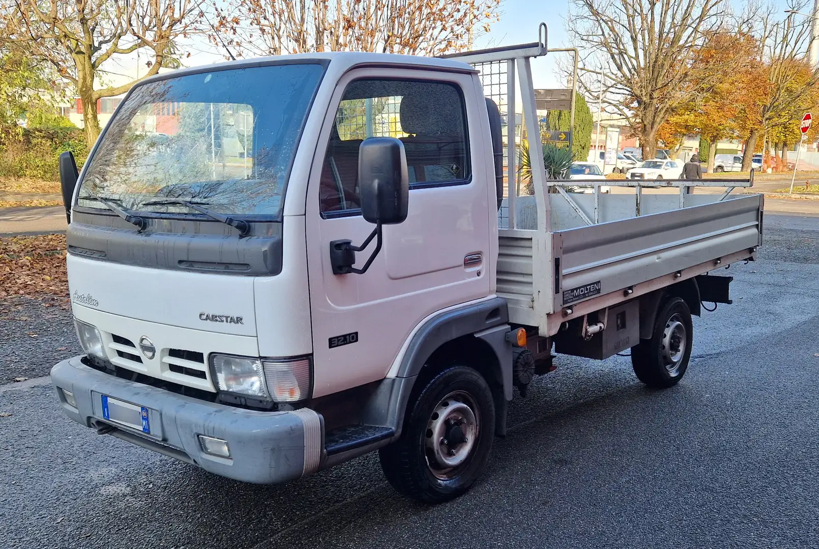 Nissan CABSTAR 3.0 105 cv CASSONE FISSO-SPONDE ALLUMINIO Bianco - 1