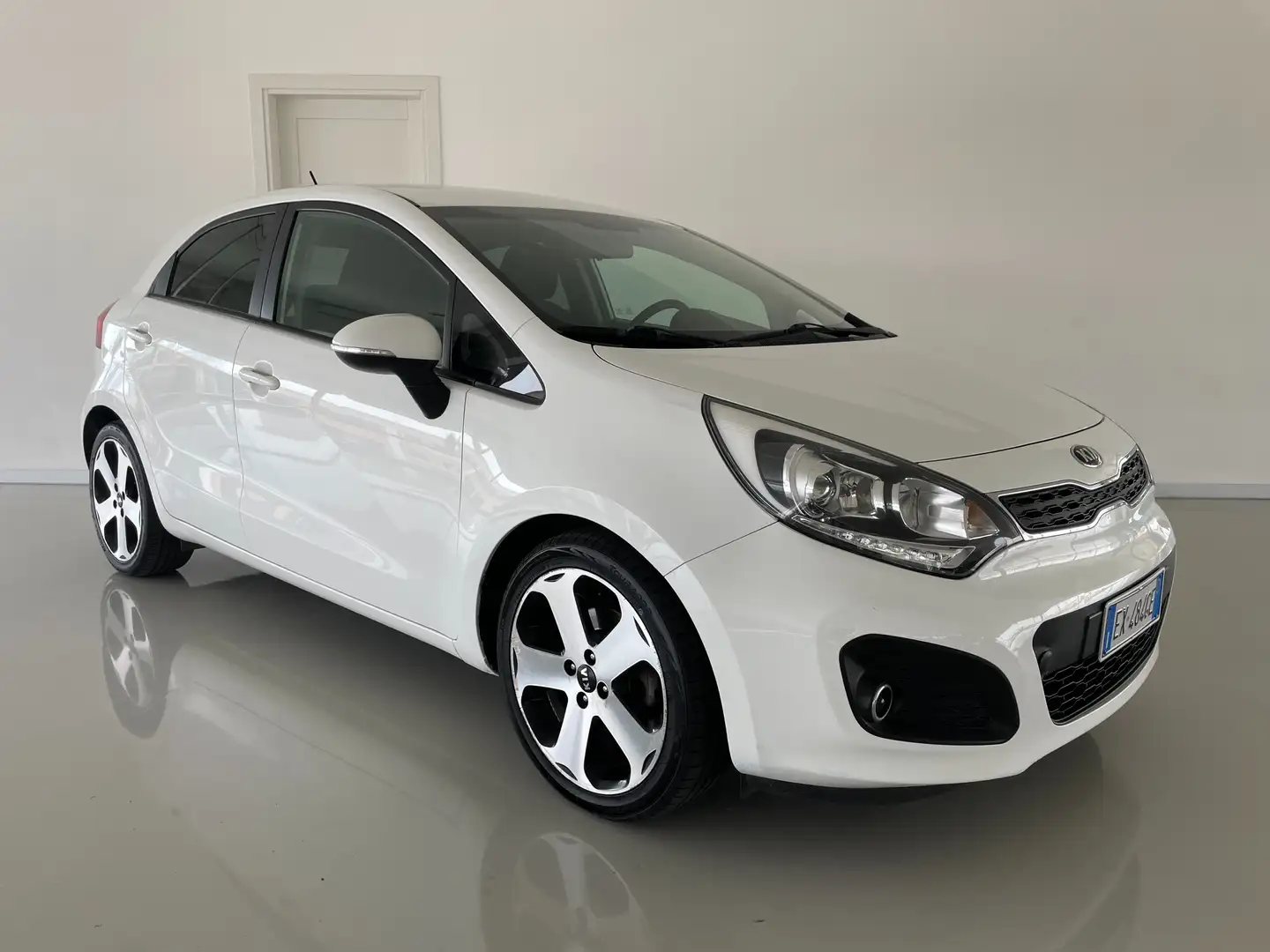 Kia Rio Rio 5p 1.4 crdi Cool Blanc - 2