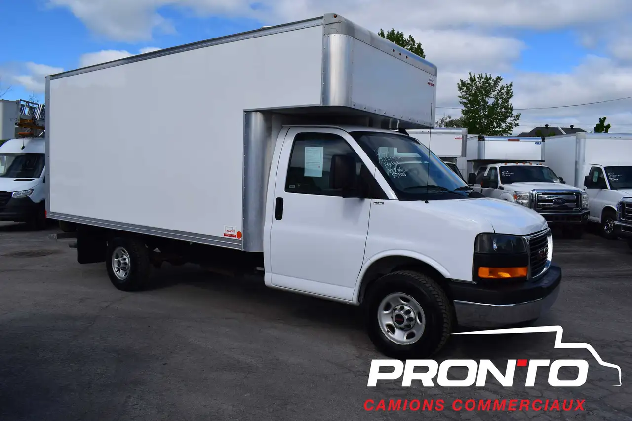 GMC Savana снимка GMC Savana