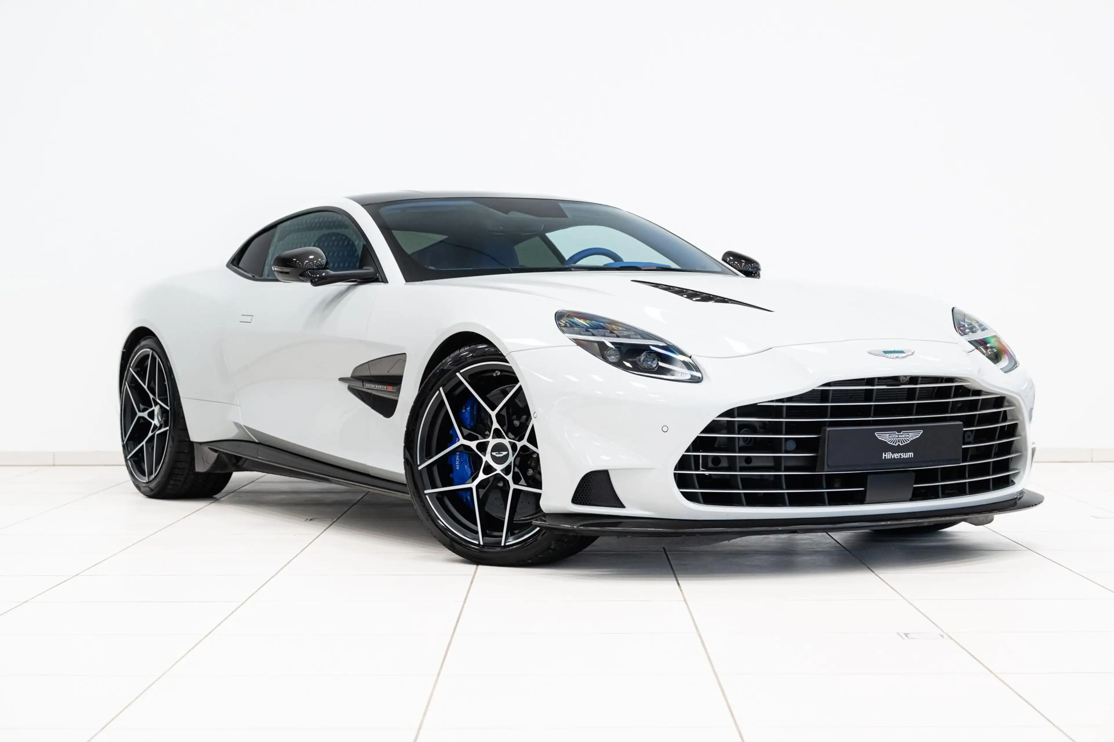 Aston Martin Vanquish Coupe | Full Options | 25MY Incl. BPM | — photo 2
