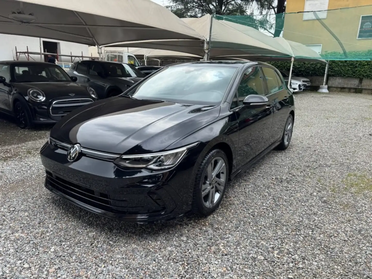 Volkswagen Golf 1.5 eTSI 130 CV EVO ACT DSG R-Line Nero - 1
