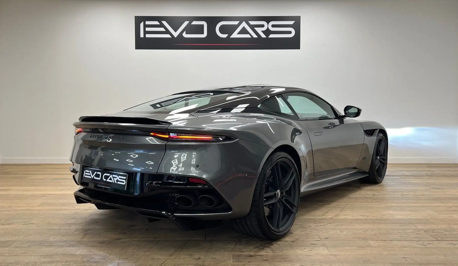 Aston Martin DBS Superleggera V12 5.2 725 ch 1ère main / BO / Camér Grau - 2