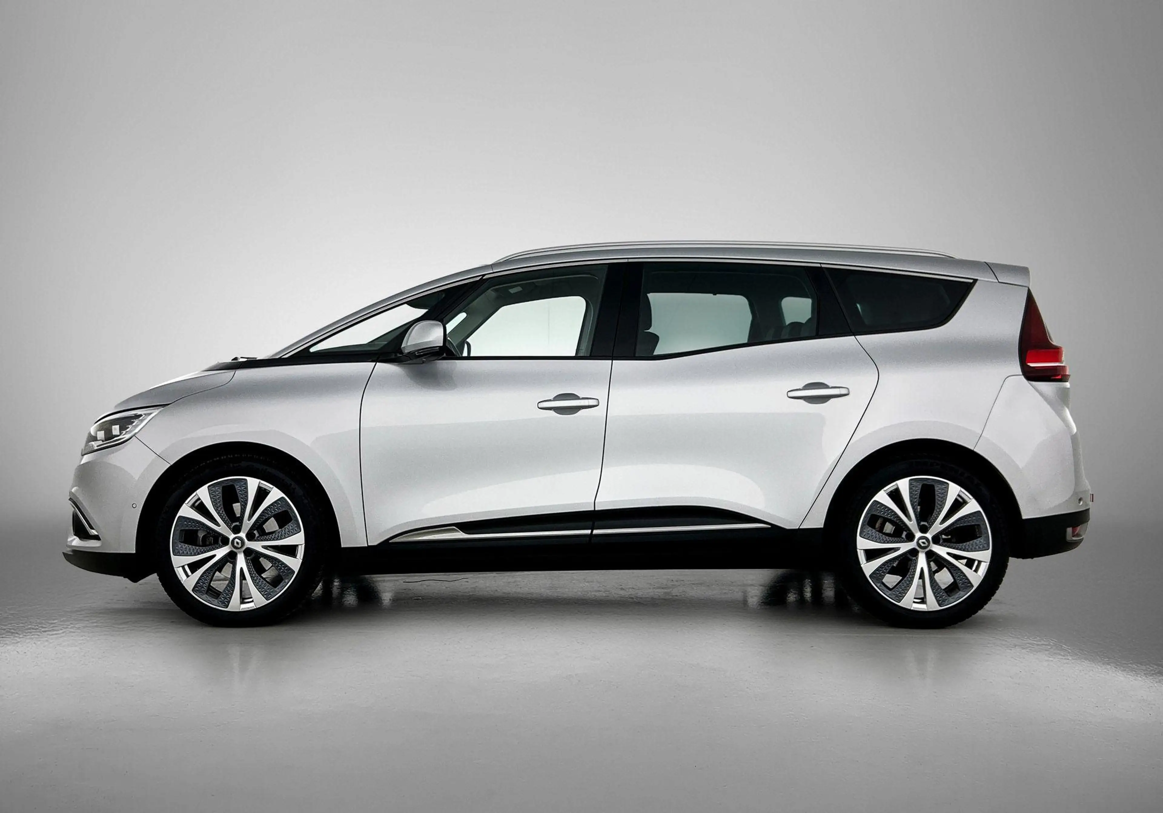 Renault Grand Scenic 1.3 TCe Intens 7p. — photo 2
