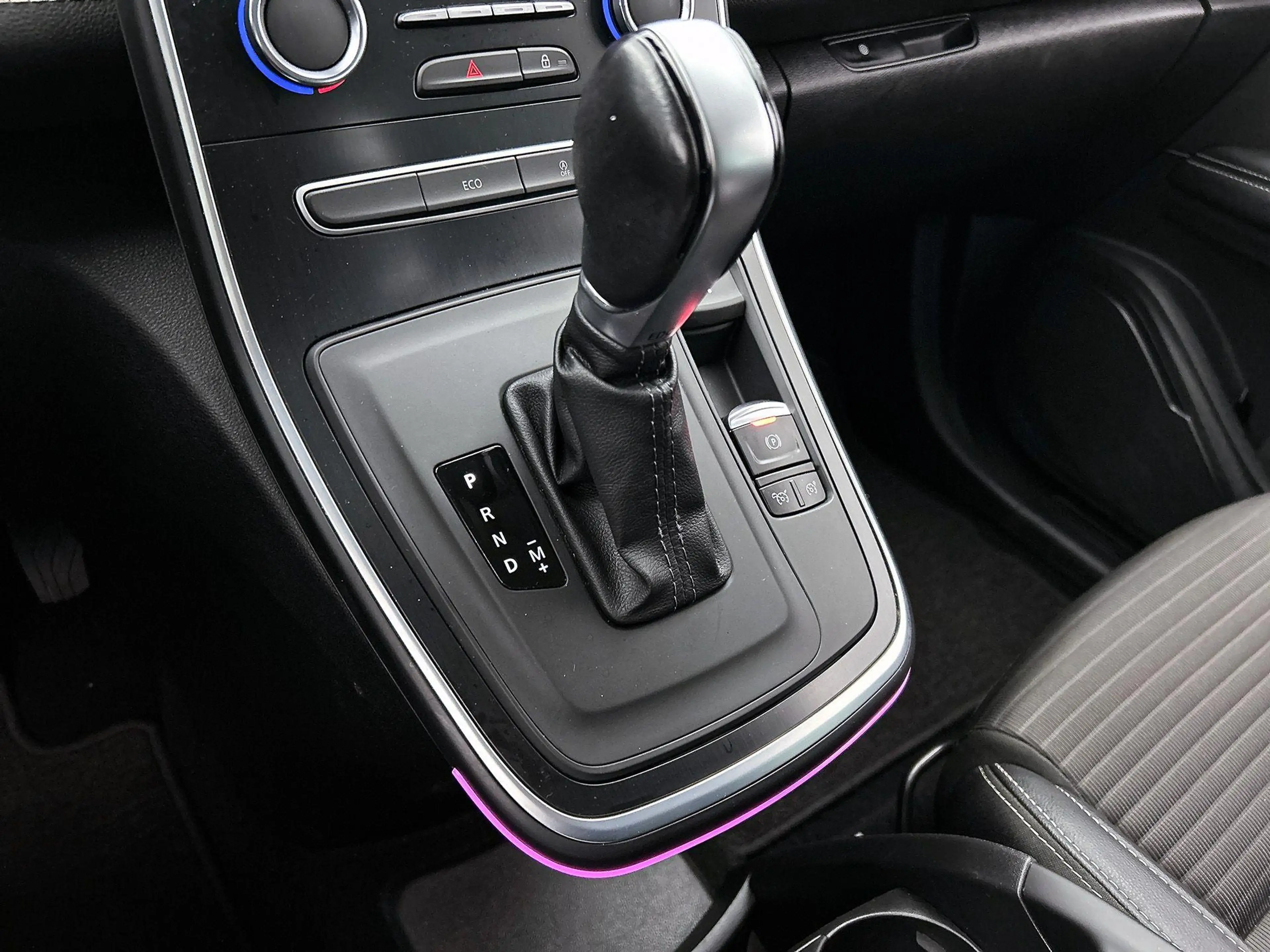 Renault Grand Scenic 1.3 TCe Intens 7p. — photo 9