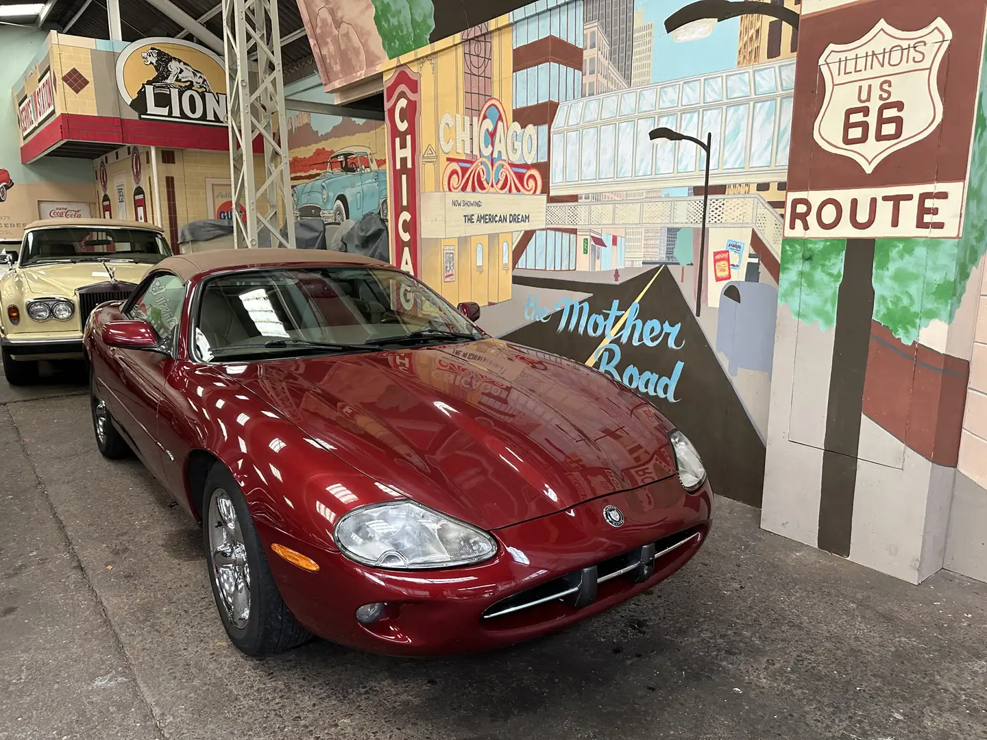Jaguar XK8 4.0 V8 Convertible Rot - 2