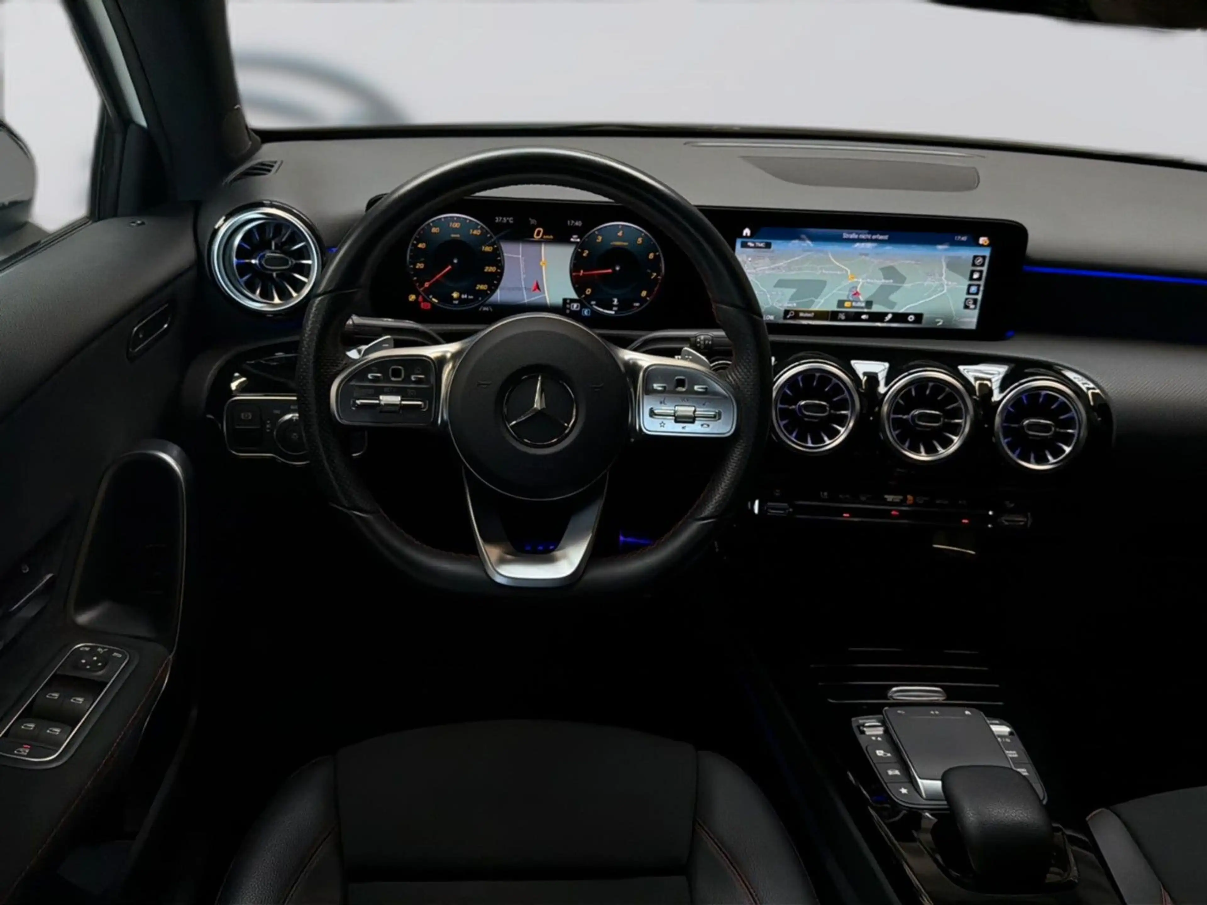 Mercedes-Benz A 200 Lim /LED/SHZ/PDC/Night-Paket/AMG Line/TEMP — photo 8