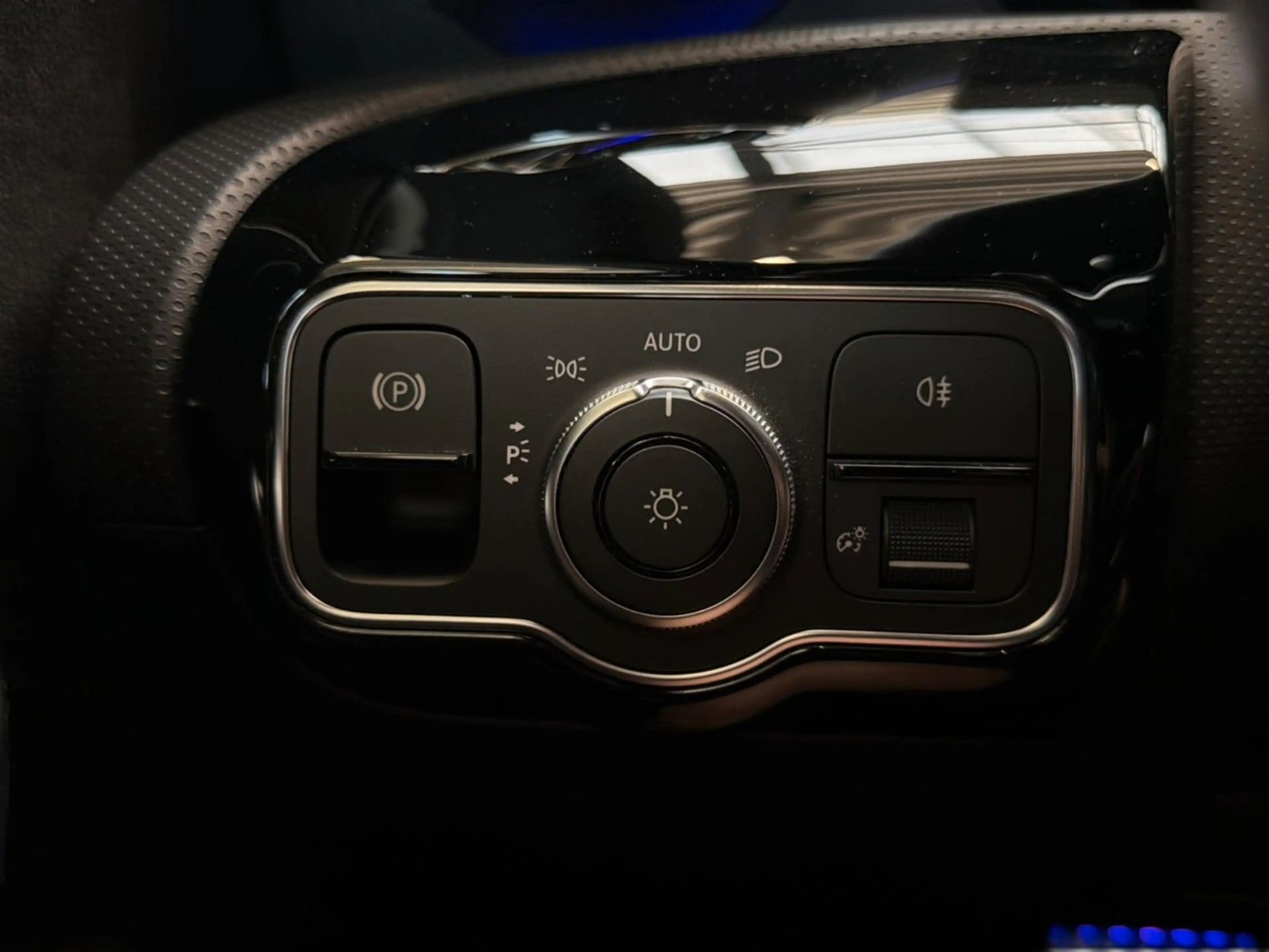 Mercedes-Benz A 200 Lim /LED/SHZ/PDC/Night-Paket/AMG Line/TEMP — photo 15