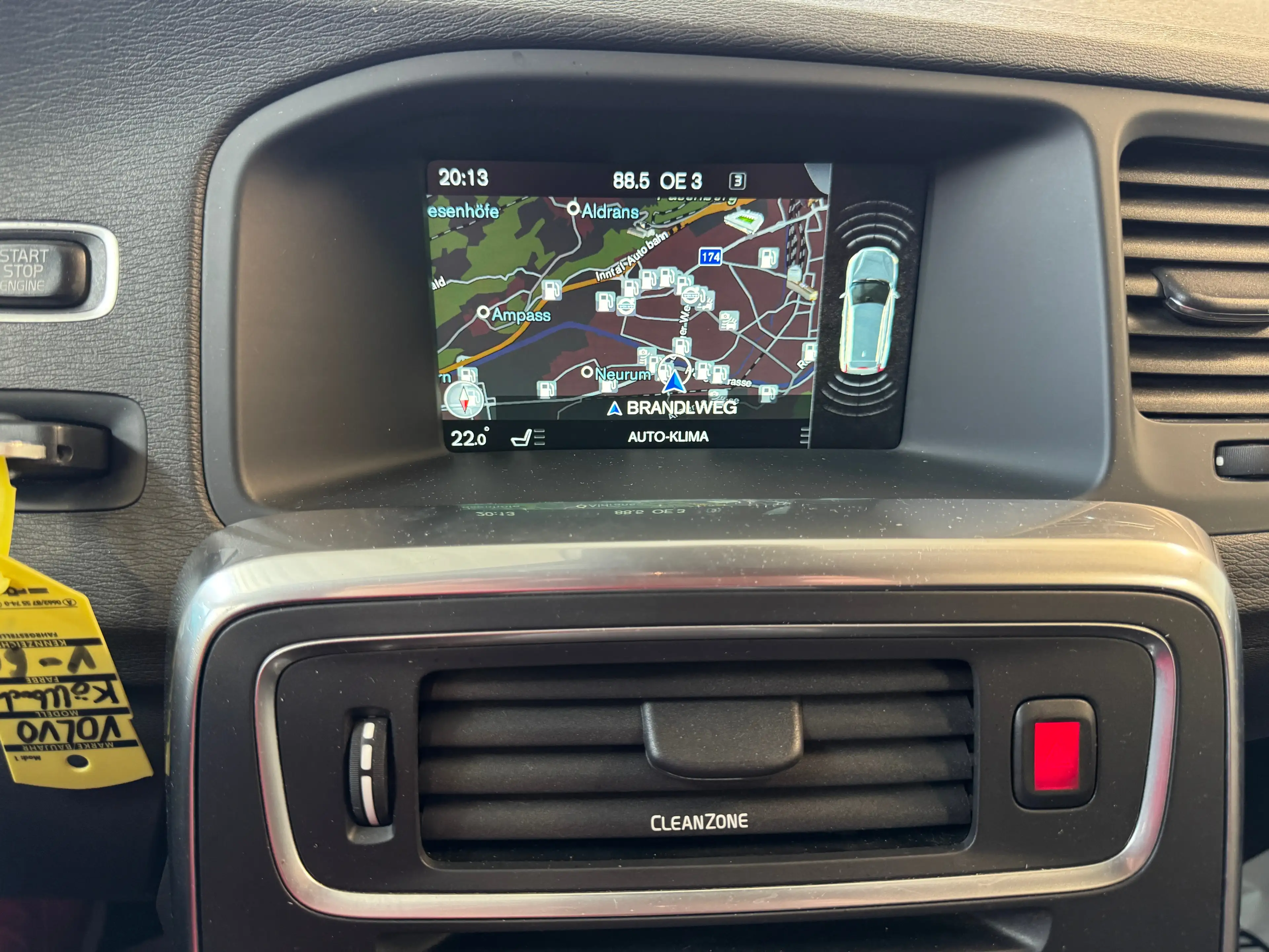 Volvo V60 Cross Country Kinetic — photo 14