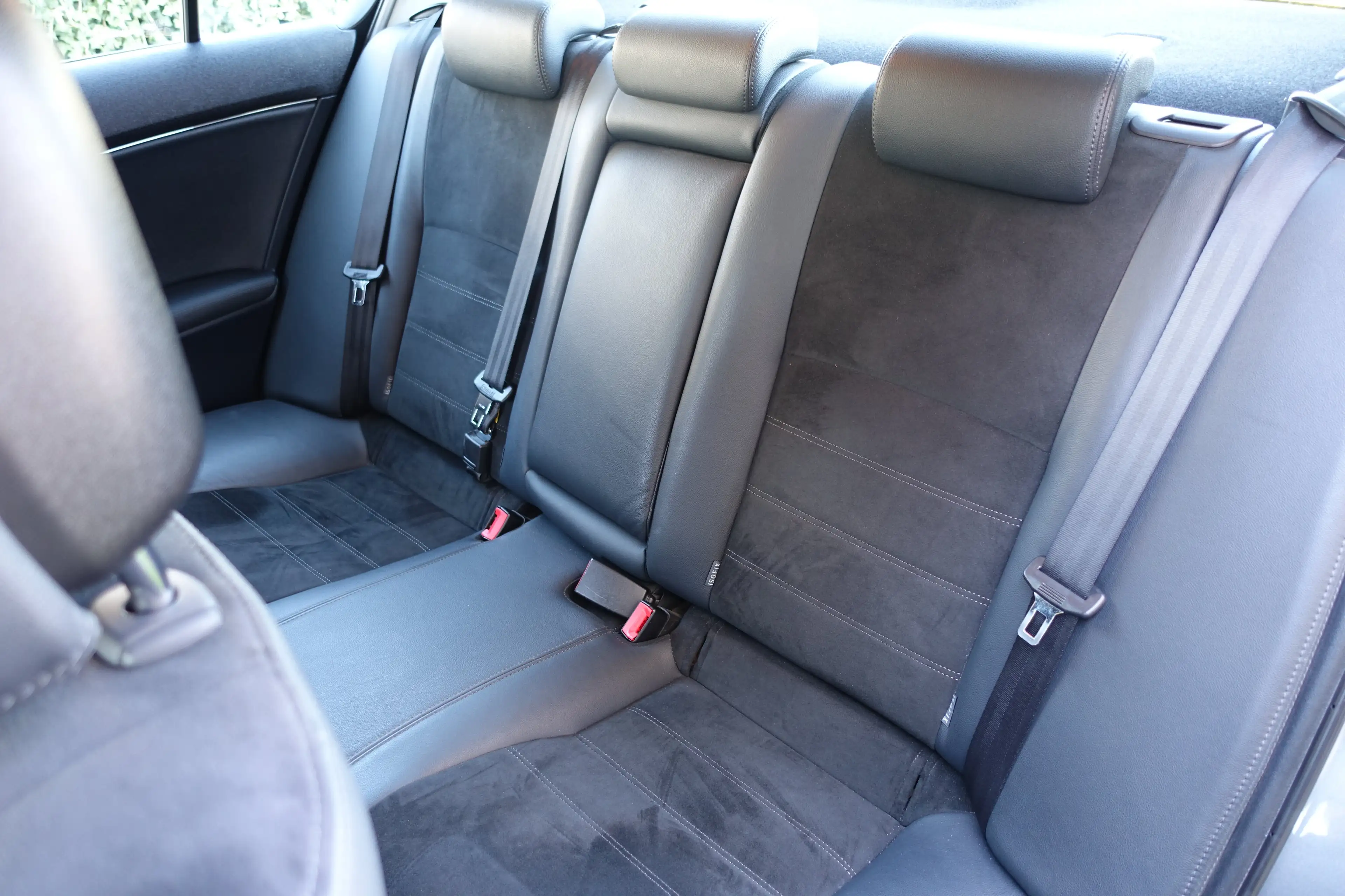 Toyota Avensis 2.0 D-4D Edition Eerste eigenaar/Premier propriete — photo 11