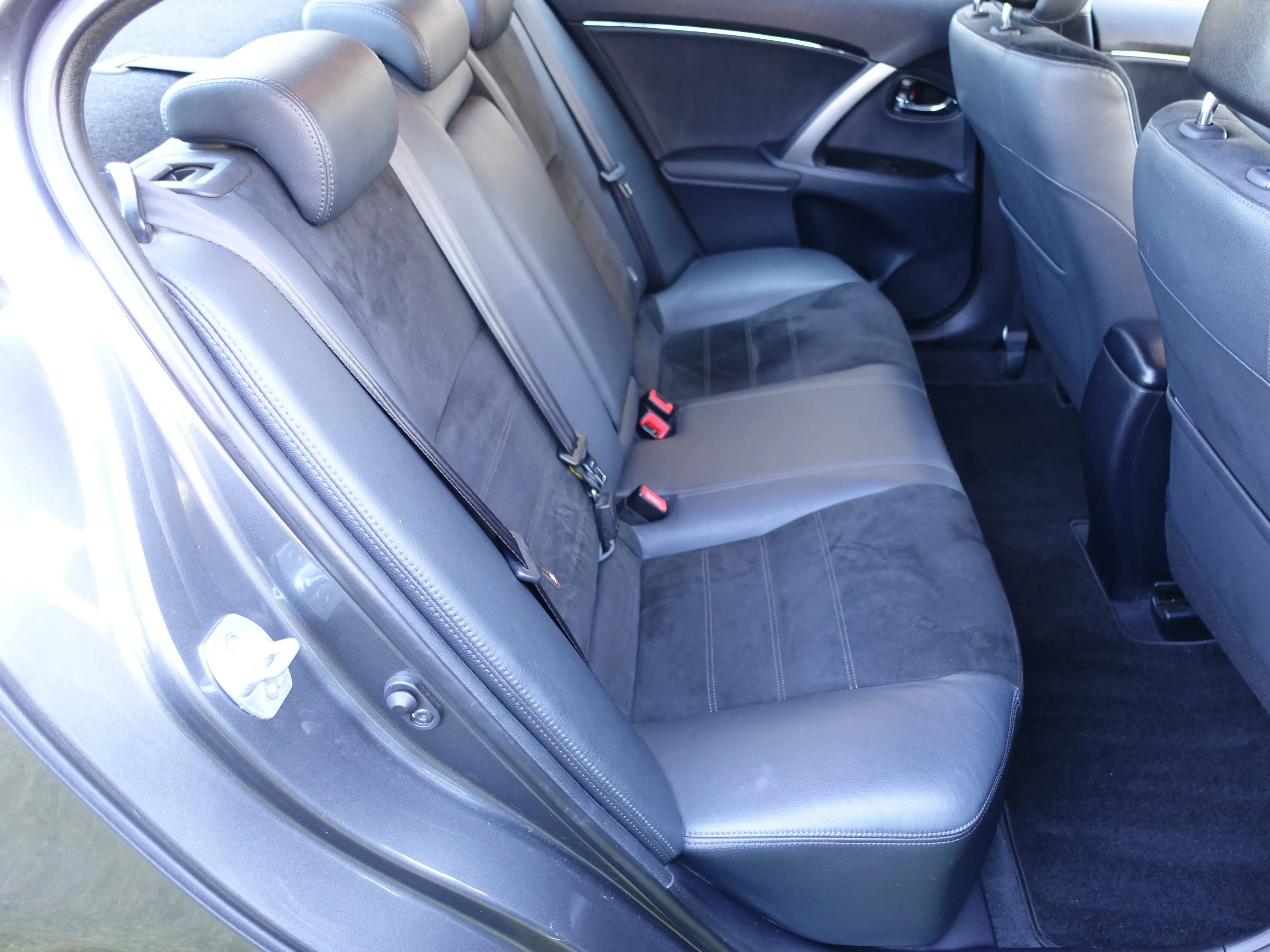 Toyota Avensis 2.0 D-4D Edition Eerste eigenaar/Premier propriete — photo 13