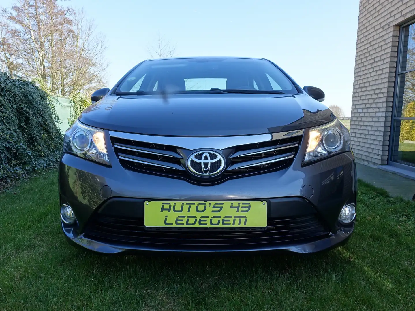 Toyota Avensis 2.0 D-4D Edition Eerste eigenaar/Premier propriete Grijs - 1