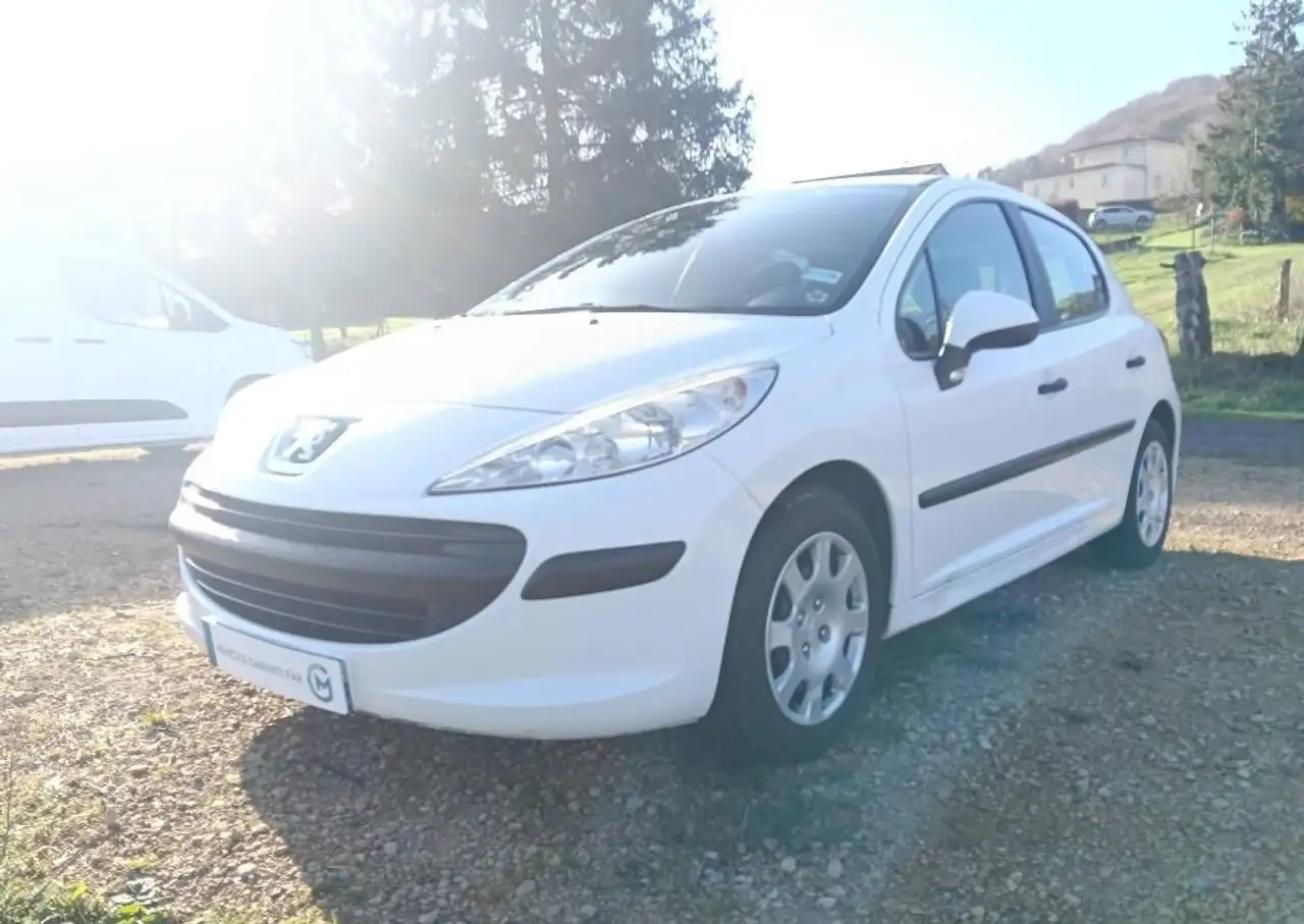 Peugeot 207 1.4 HDi70 Style 5p RÃ©visÃ© \u0026 garan