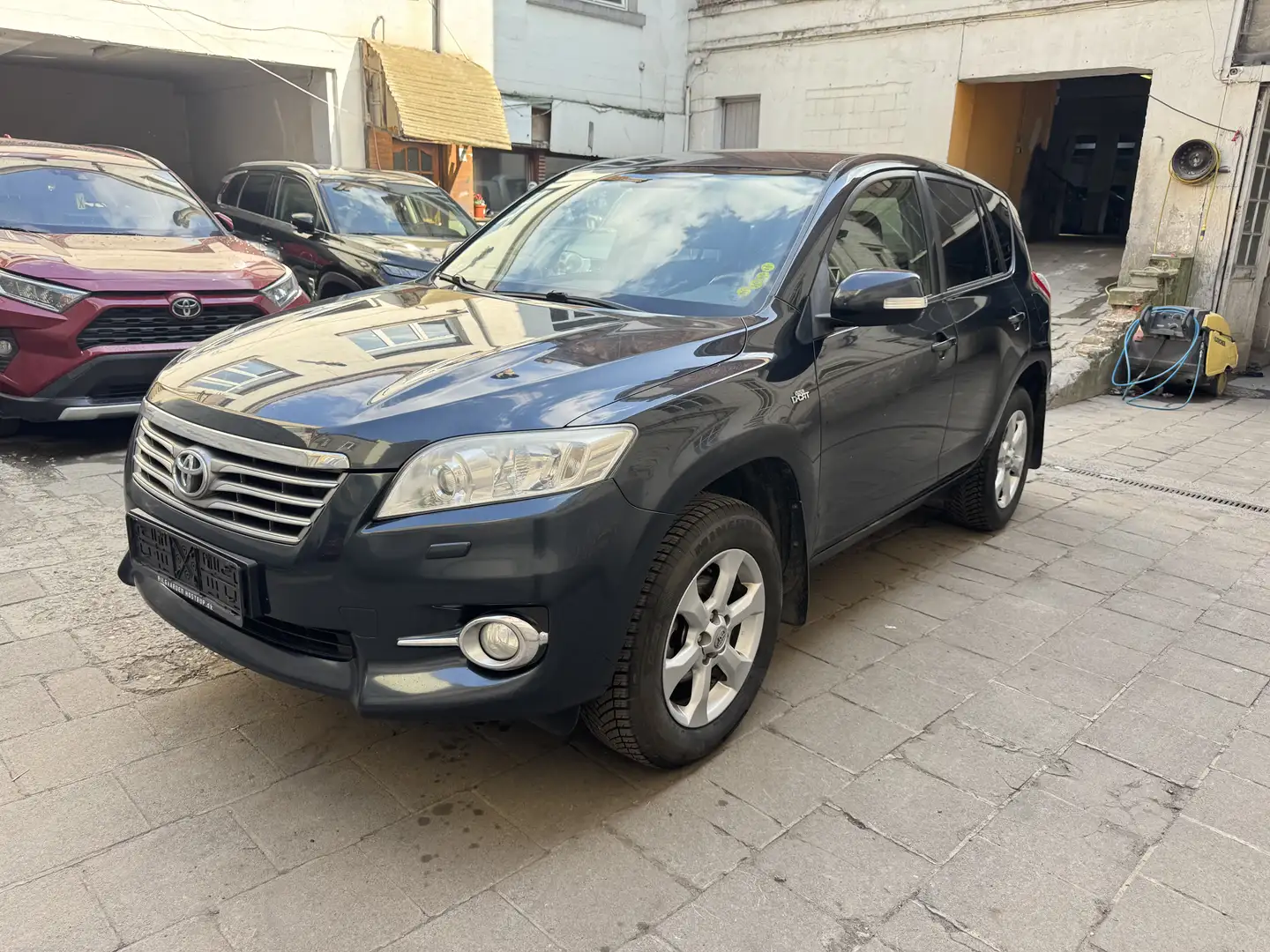 Toyota RAV 4 2.2 D-4D 4x4 Automatik Travel - 1