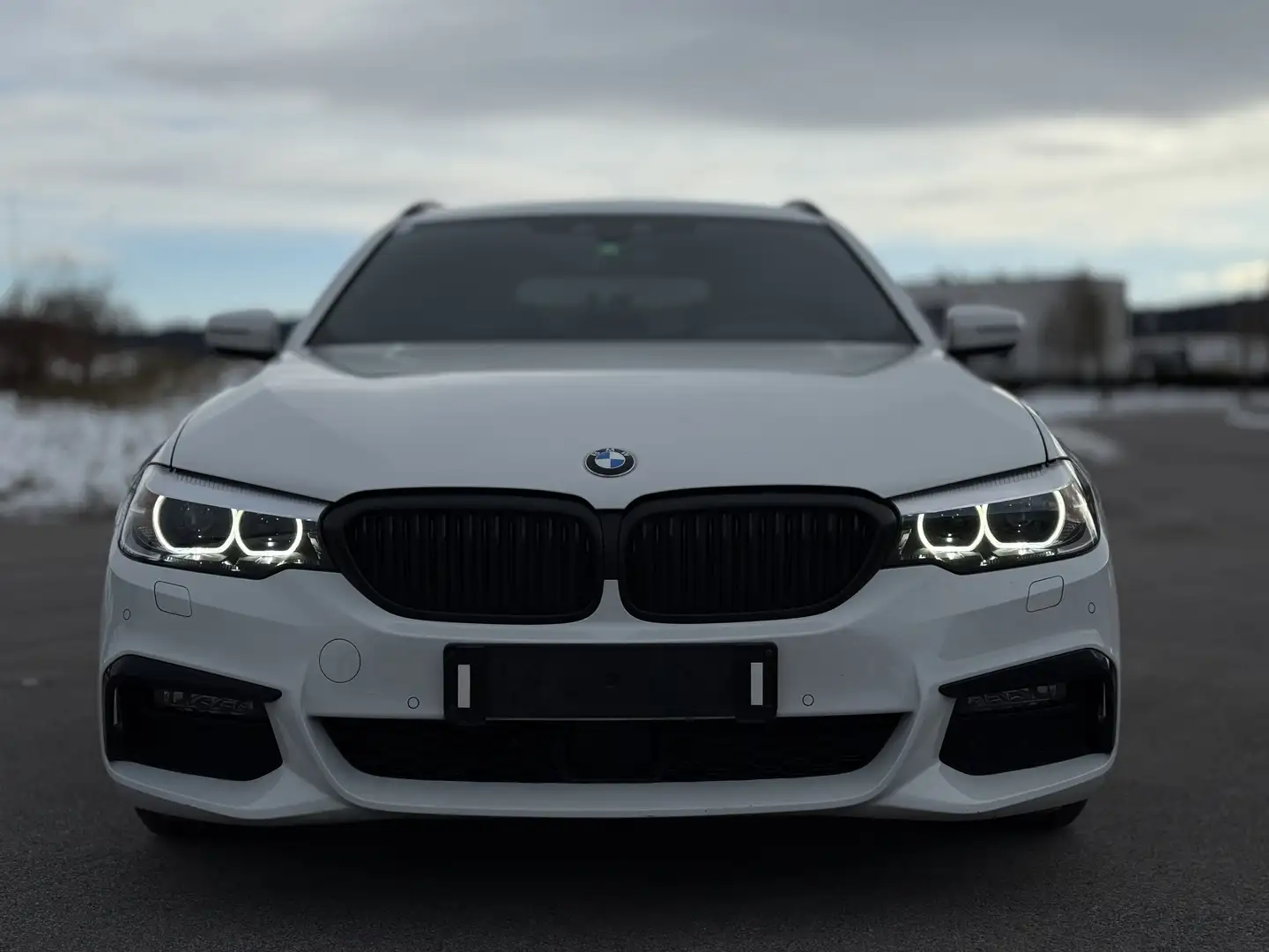 BMW 518 518d Touring Österreich-Paket Aut. Österreich-Paket Weiß - 2