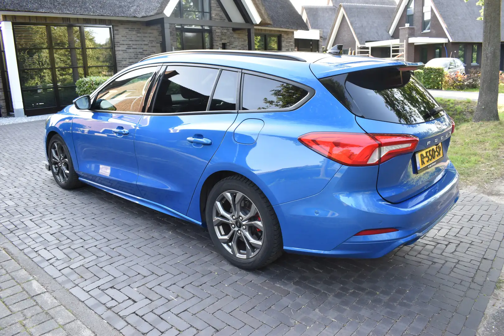 Ford Focus Wagon 1.5 EcoBoost ST Line AUT. 150PK FULL, PANO, Blauw - 2