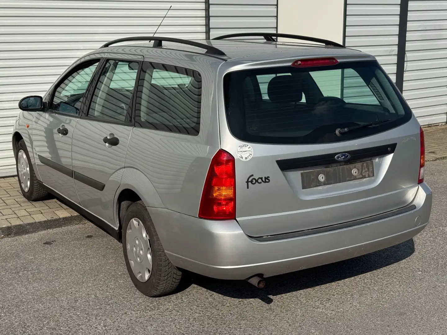 Ford Focus Kombi-1. Hand-Klima-Zahnriemen gewechselt Zilver - 1
