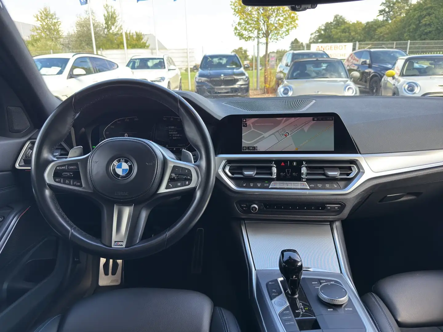 BMW 320 i Limousine M Sport HiFi Fernlichtassist Navi Weiß - 2