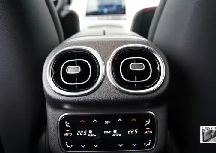Mercedes-Benz GLC 2024, foto 19