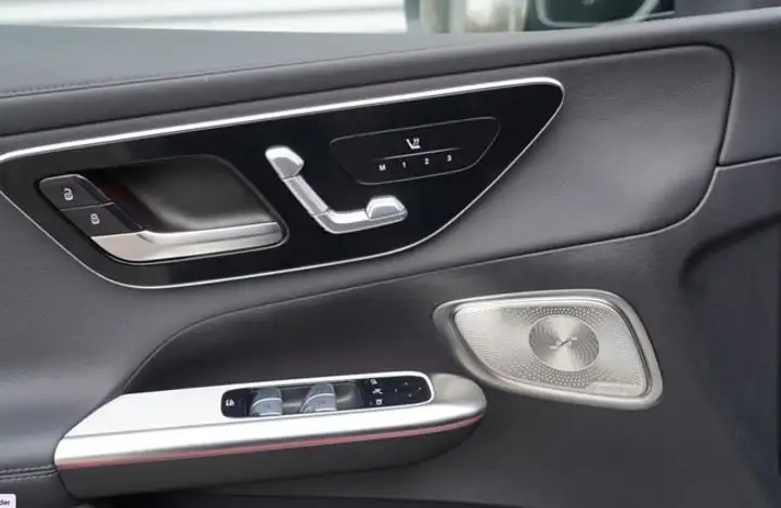 Mercedes-Benz GLC 2024, foto 12