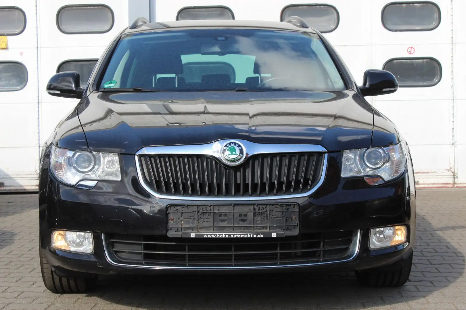 Skoda Superb Combi Exclusive Schwarz - 2