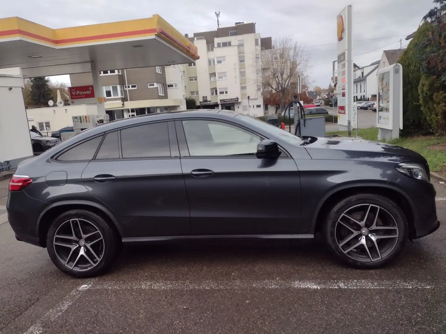 Mercedes-Benz GLE 400 4Matic 9G-TRONIC AMG Line Silver - 2