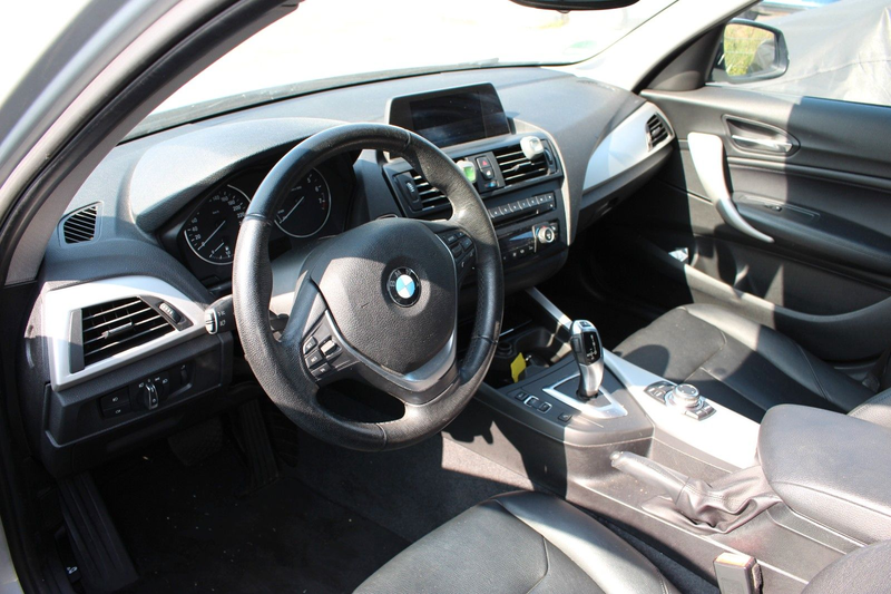 BMW 118 i Sport Line/VOLL SHEFT/BI XENON/LEDER/SHZ/BT — photo 6