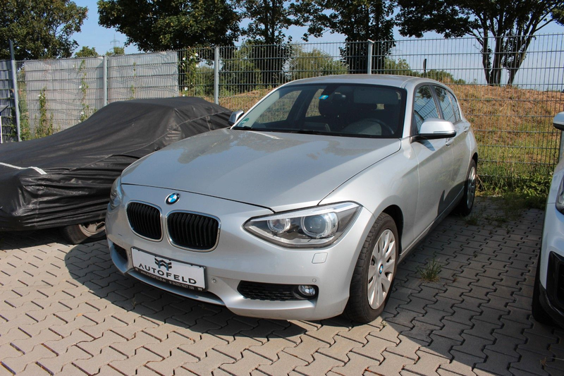 BMW 118 i Sport Line/VOLL SHEFT/BI XENON/LEDER/SHZ/BT