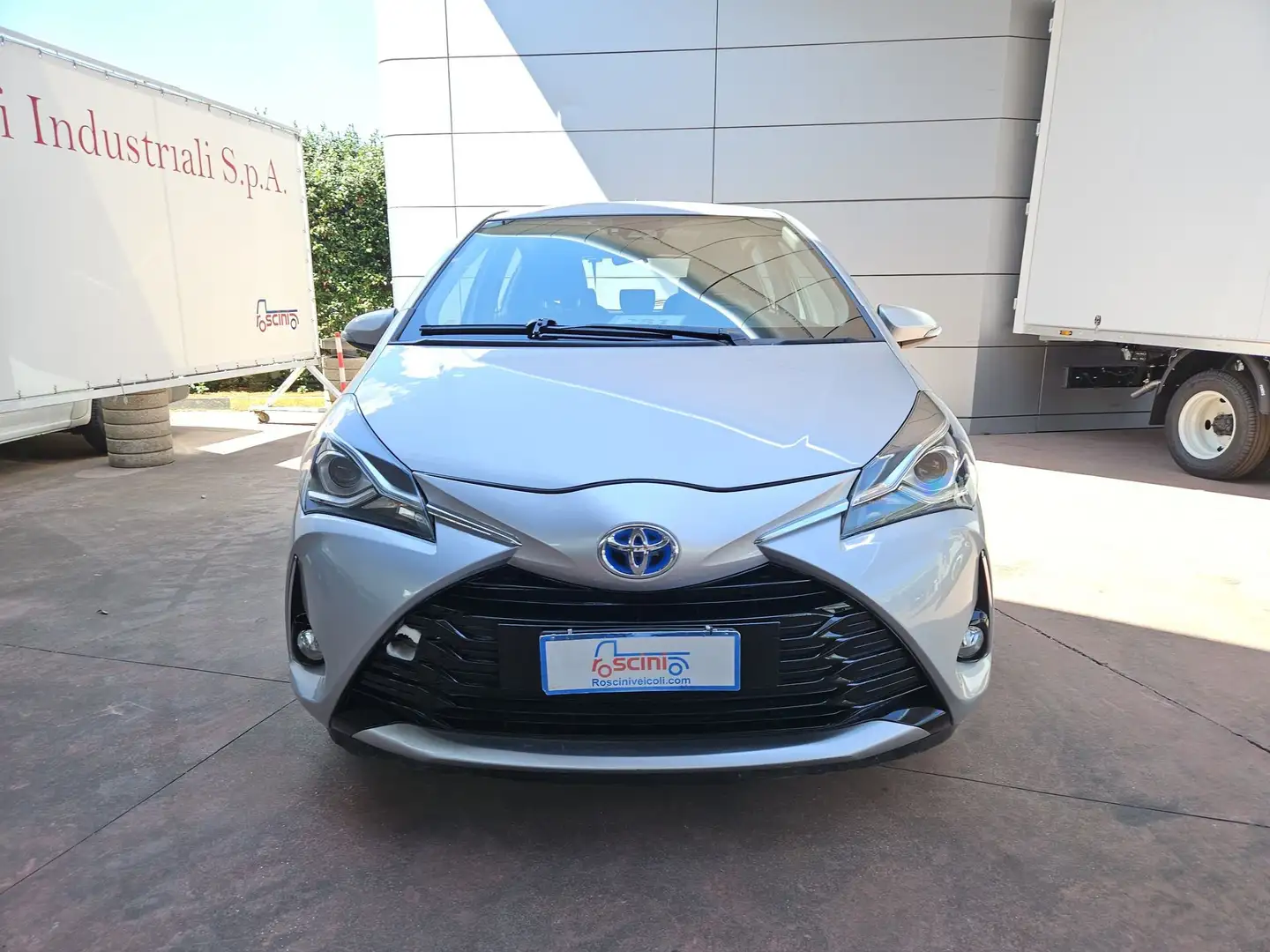 Toyota Yaris Yaris 1.5 Hybrid 5 porte Cool Argento - 2