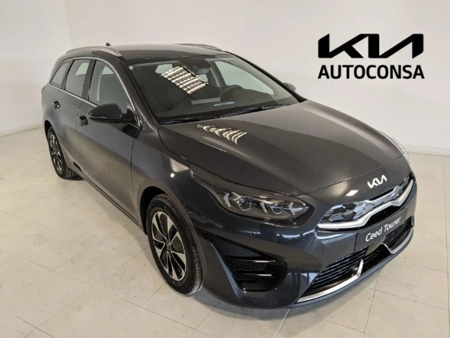 Kia Tourer 1.6 GDi PHEV 104kW (141CV) eDrive Negro - 1
