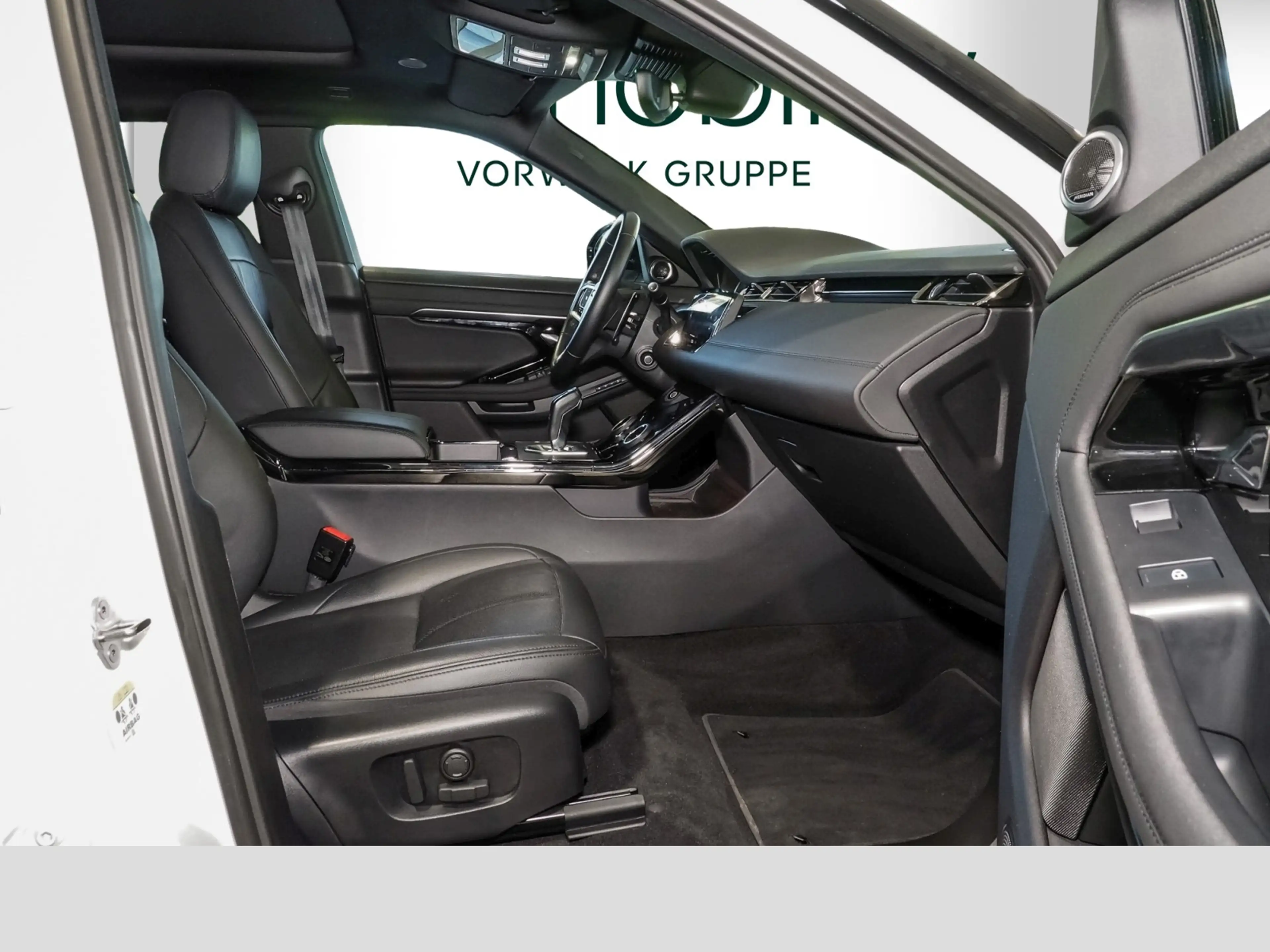 Land Rover Range Rover Evoque R-DYNAMIC SE D 200 MHEV — photo 10