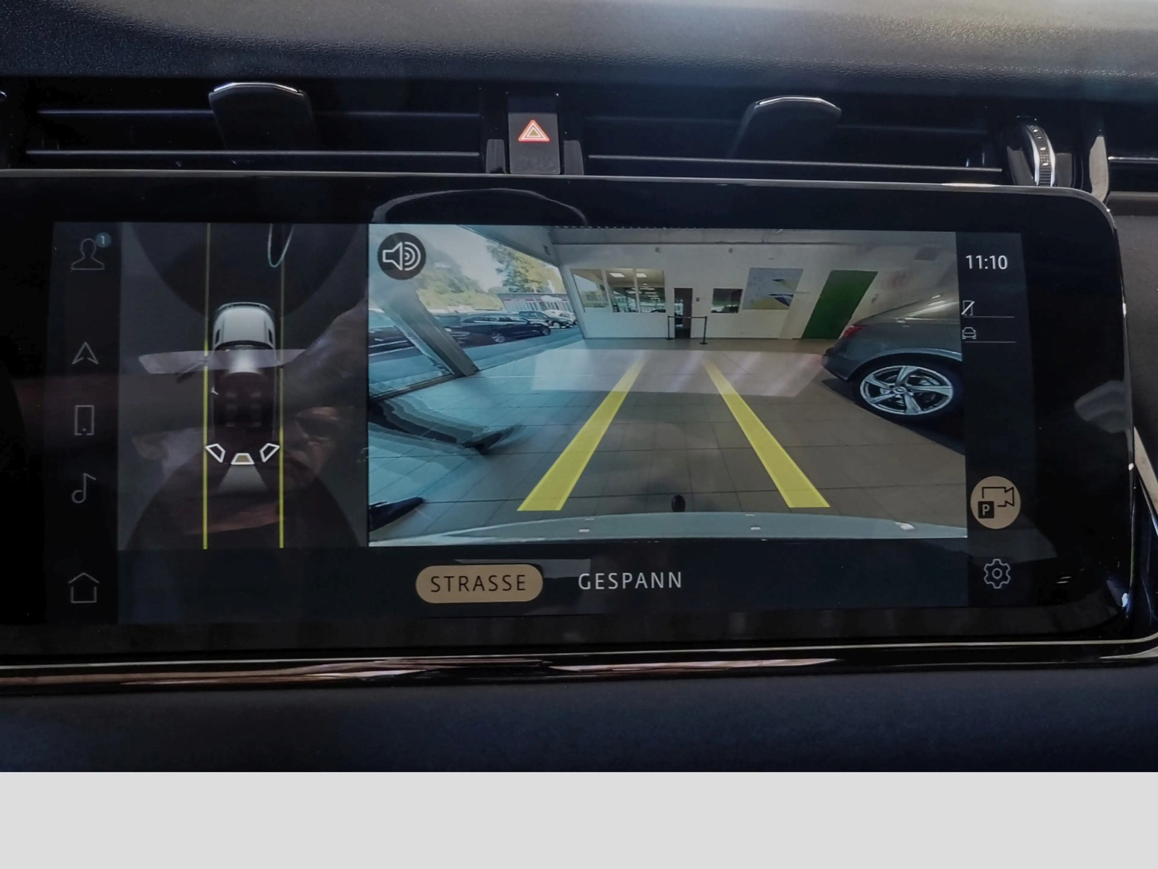 Land Rover Range Rover Evoque R-DYNAMIC SE D 200 MHEV — photo 15