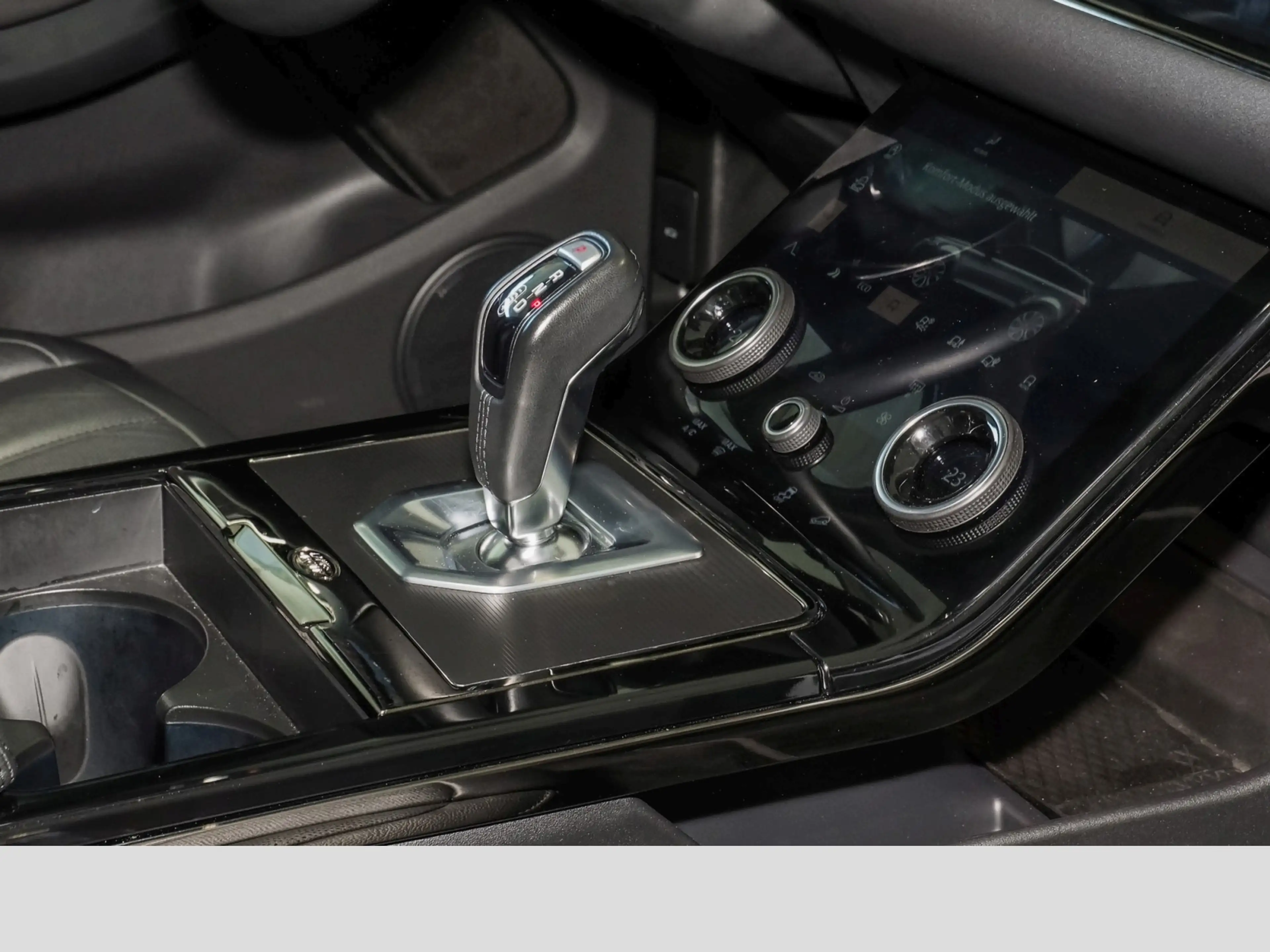 Land Rover Range Rover Evoque R-DYNAMIC SE D 200 MHEV — photo 12